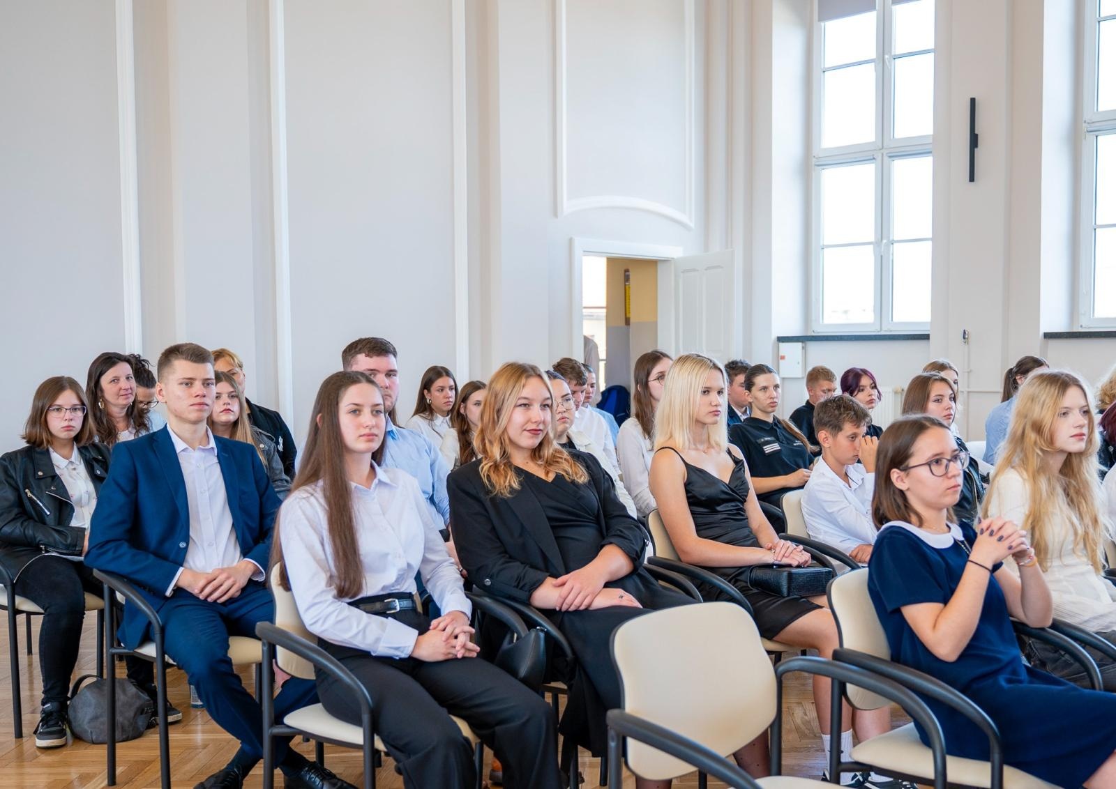 Zdjęcie w galerii na portalu naszraciborz.pl: Niech żyje Ekonomik! Szkoła przy Gimnazjalnej świętuje 80-lecie wiadomości z regionu