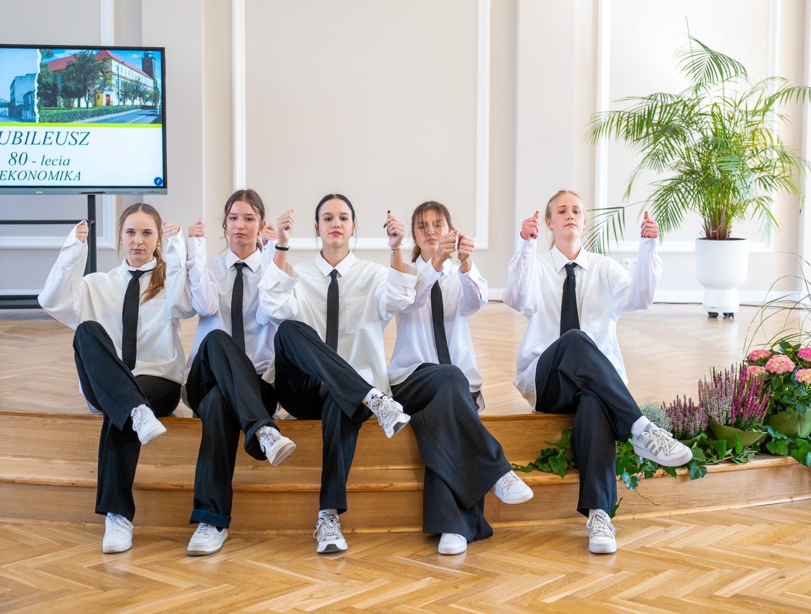 Zdjęcie w galerii na portalu naszraciborz.pl: Niech żyje Ekonomik! Szkoła przy Gimnazjalnej świętuje 80-lecie wiadomości z regionu