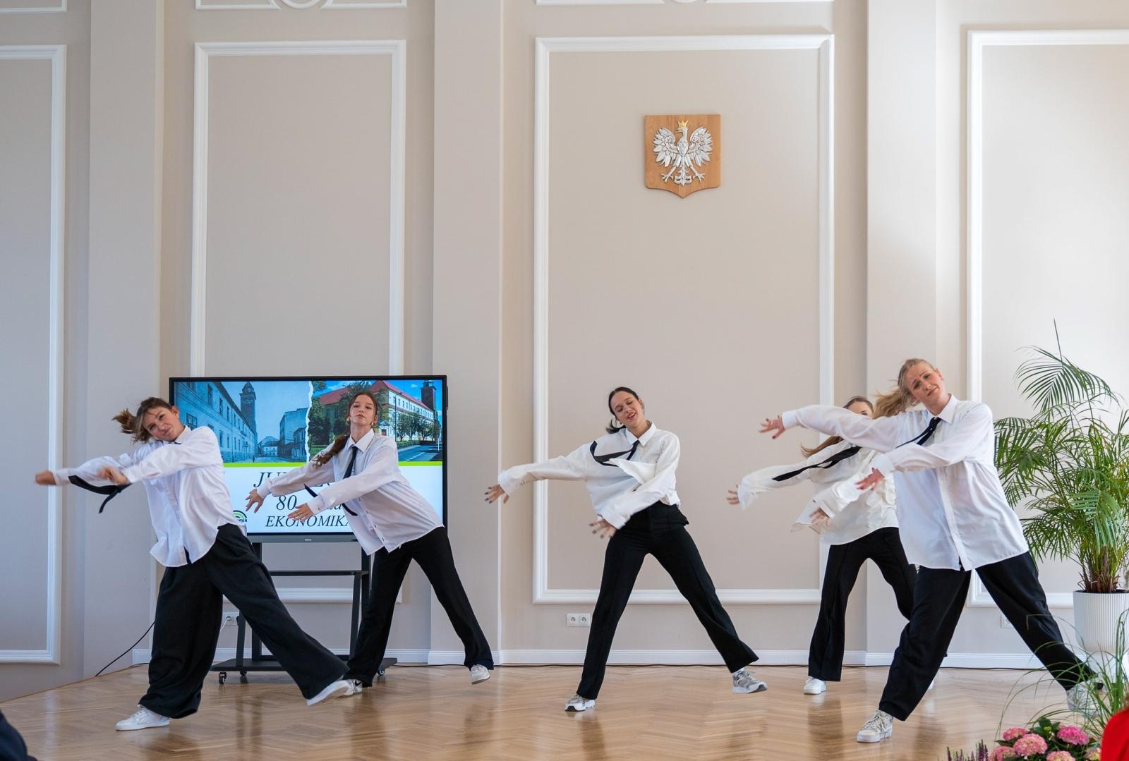 Zdjęcie w galerii na portalu naszraciborz.pl: Niech żyje Ekonomik! Szkoła przy Gimnazjalnej świętuje 80-lecie wiadomości z regionu