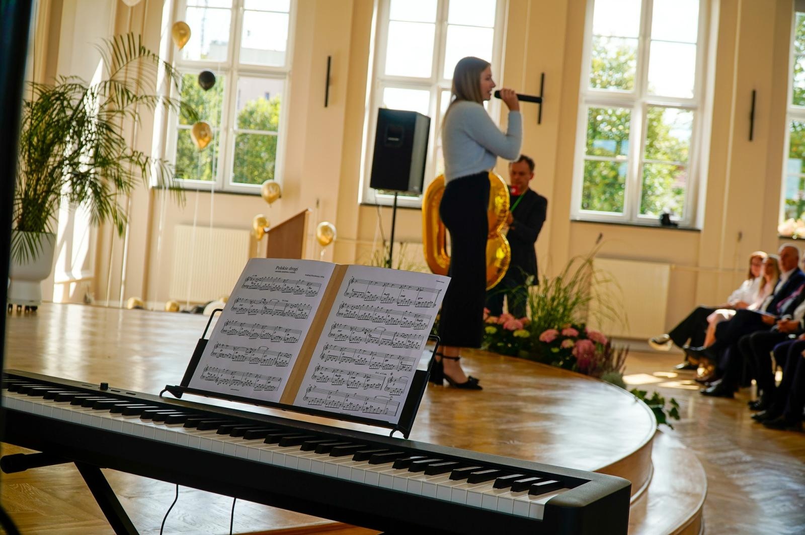 Zdjęcie w galerii na portalu naszraciborz.pl: Niech żyje Ekonomik! Szkoła przy Gimnazjalnej świętuje 80-lecie wiadomości z regionu