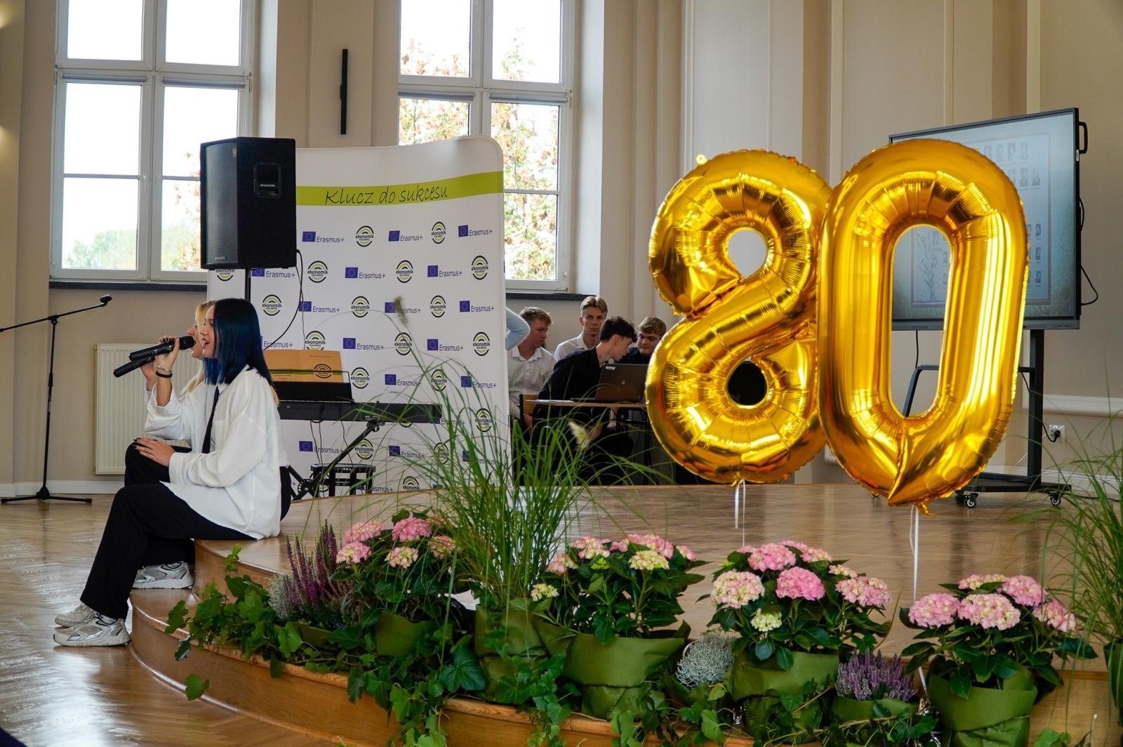 Zdjęcie w galerii na portalu naszraciborz.pl: Niech żyje Ekonomik! Szkoła przy Gimnazjalnej świętuje 80-lecie wiadomości z regionu