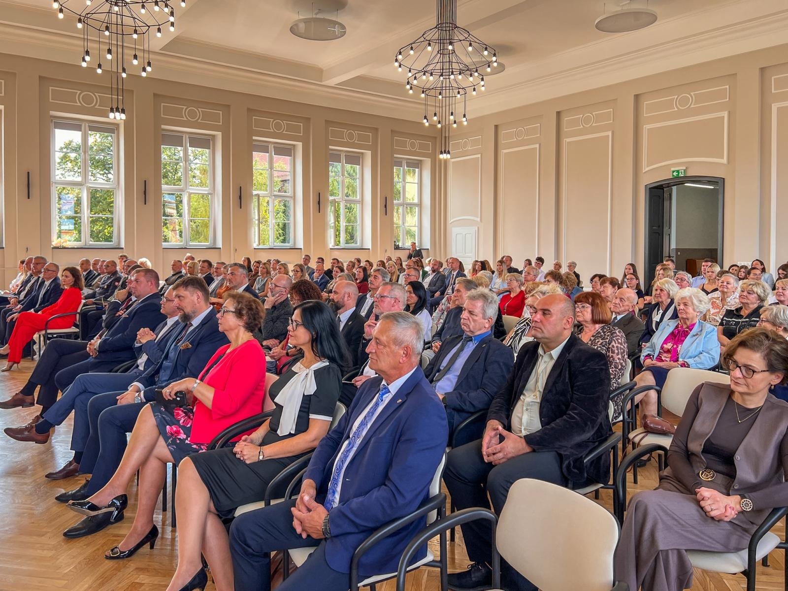Zdjęcie w galerii na portalu naszraciborz.pl: Niech żyje Ekonomik! Szkoła przy Gimnazjalnej świętuje 80-lecie wiadomości z regionu