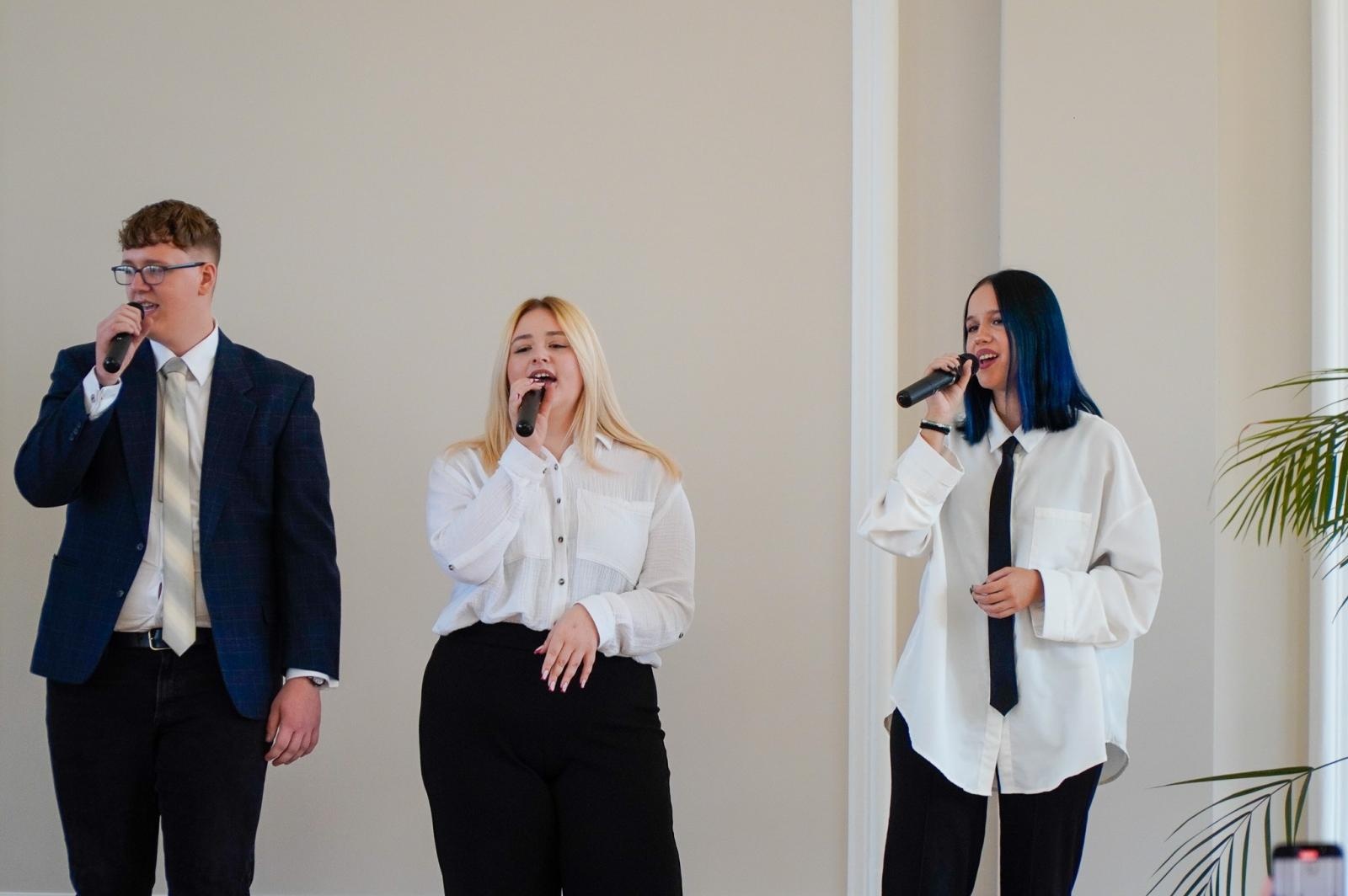 Zdjęcie w galerii na portalu naszraciborz.pl: Niech żyje Ekonomik! Szkoła przy Gimnazjalnej świętuje 80-lecie wiadomości z regionu