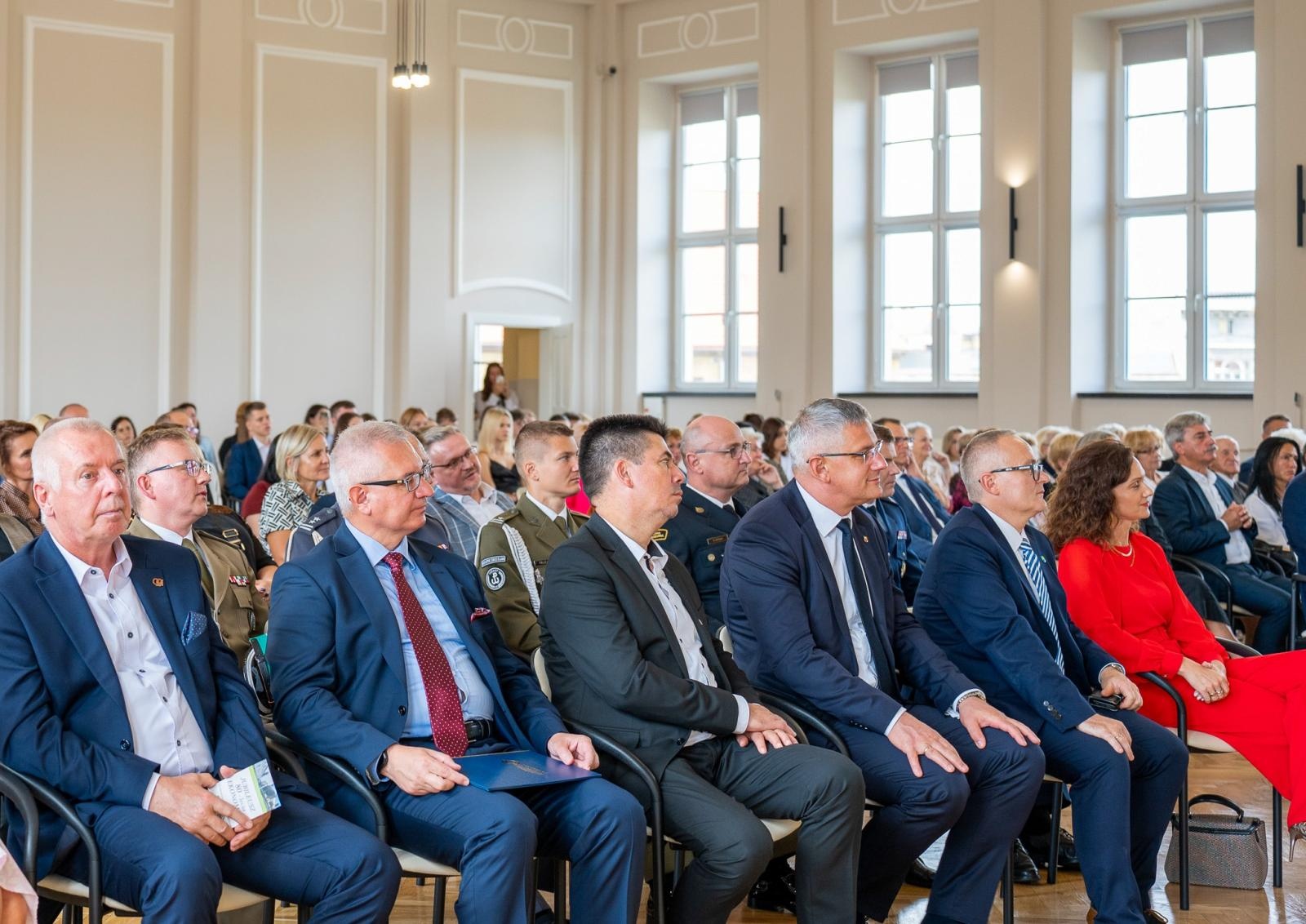 Zdjęcie w galerii na portalu naszraciborz.pl: Niech żyje Ekonomik! Szkoła przy Gimnazjalnej świętuje 80-lecie wiadomości z regionu