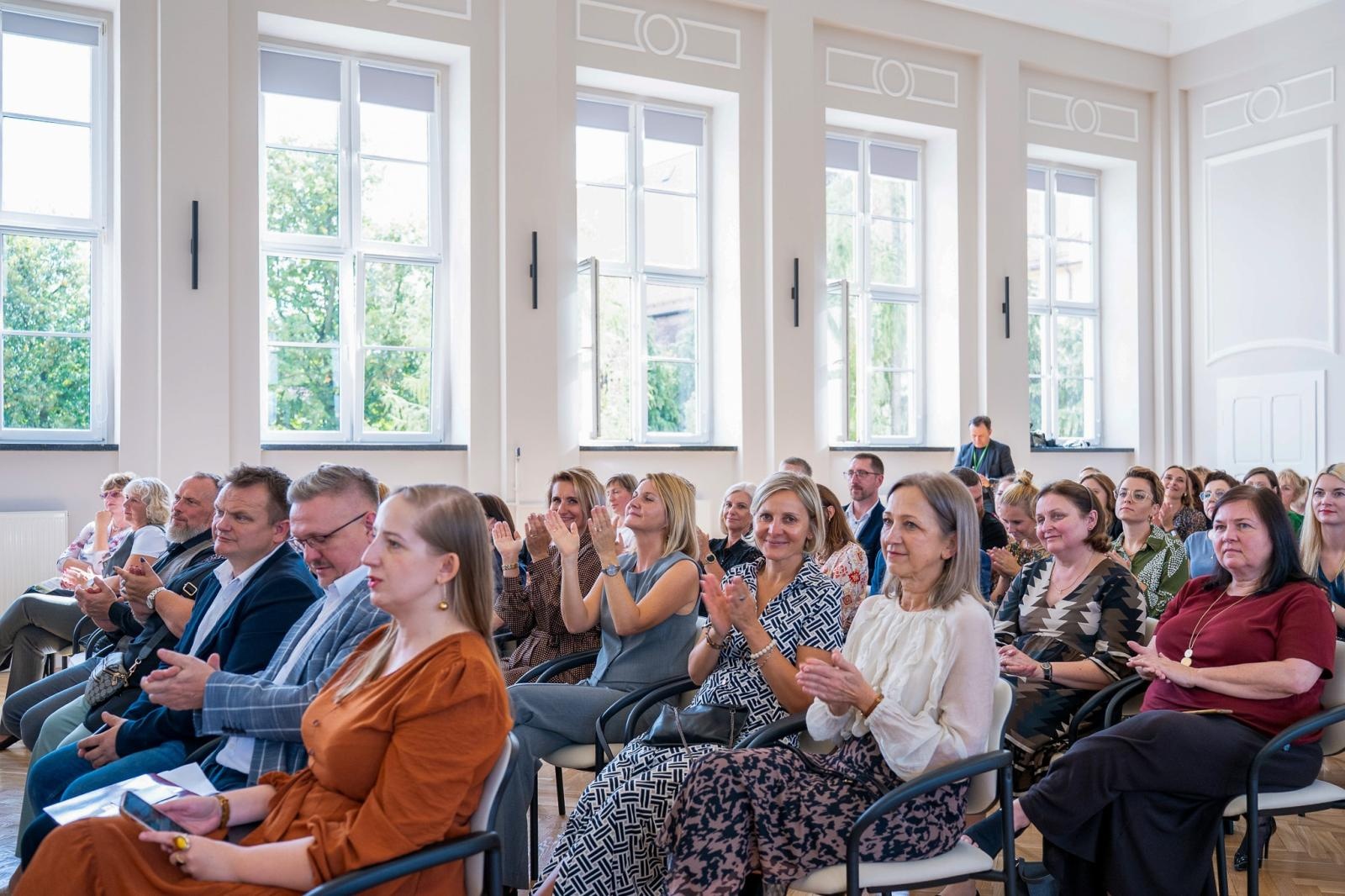 Zdjęcie w galerii na portalu naszraciborz.pl: Niech żyje Ekonomik! Szkoła przy Gimnazjalnej świętuje 80-lecie wiadomości z regionu