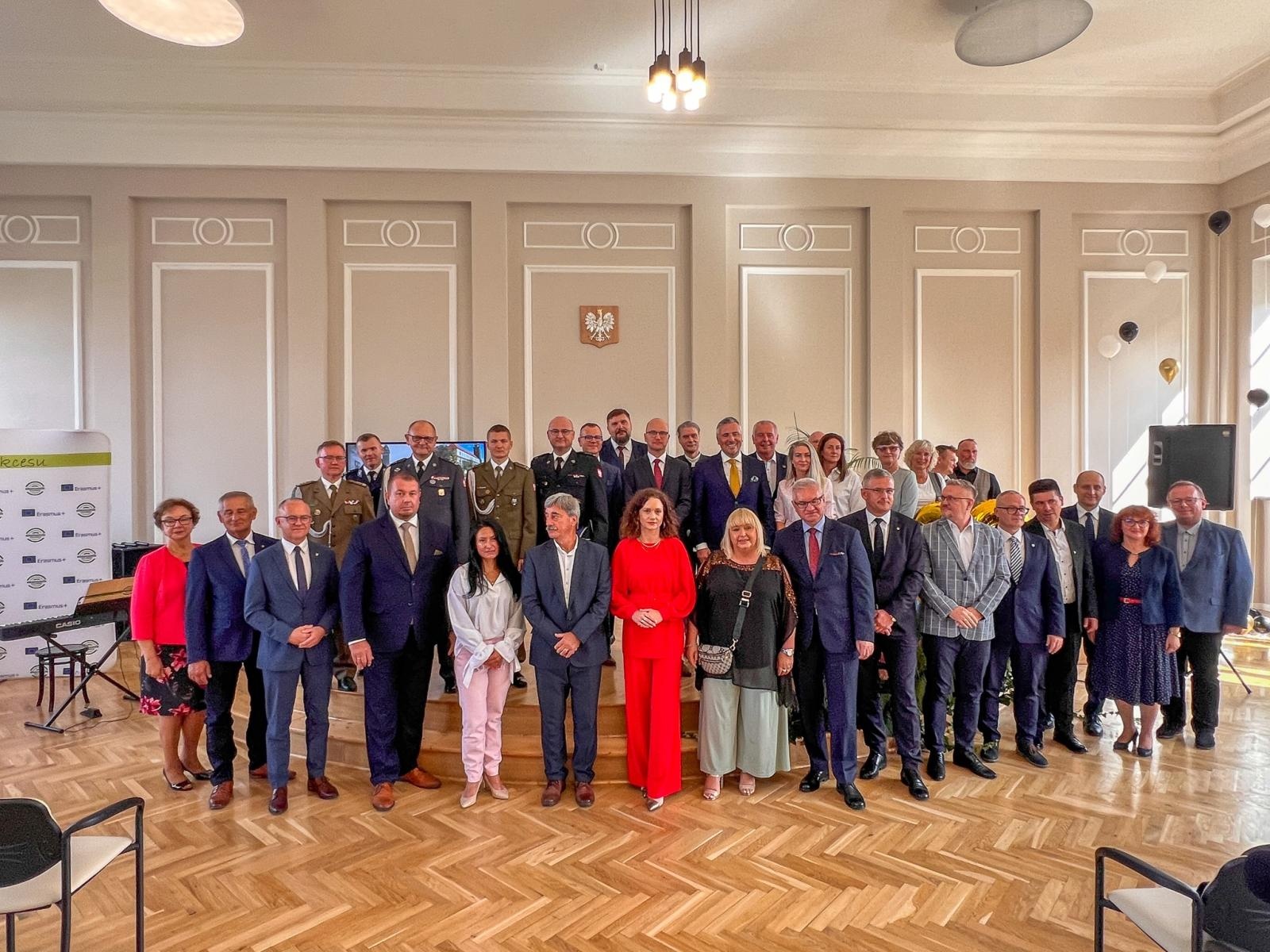 Zdjęcie w galerii na portalu naszraciborz.pl: Niech żyje Ekonomik! Szkoła przy Gimnazjalnej świętuje 80-lecie wiadomości z regionu