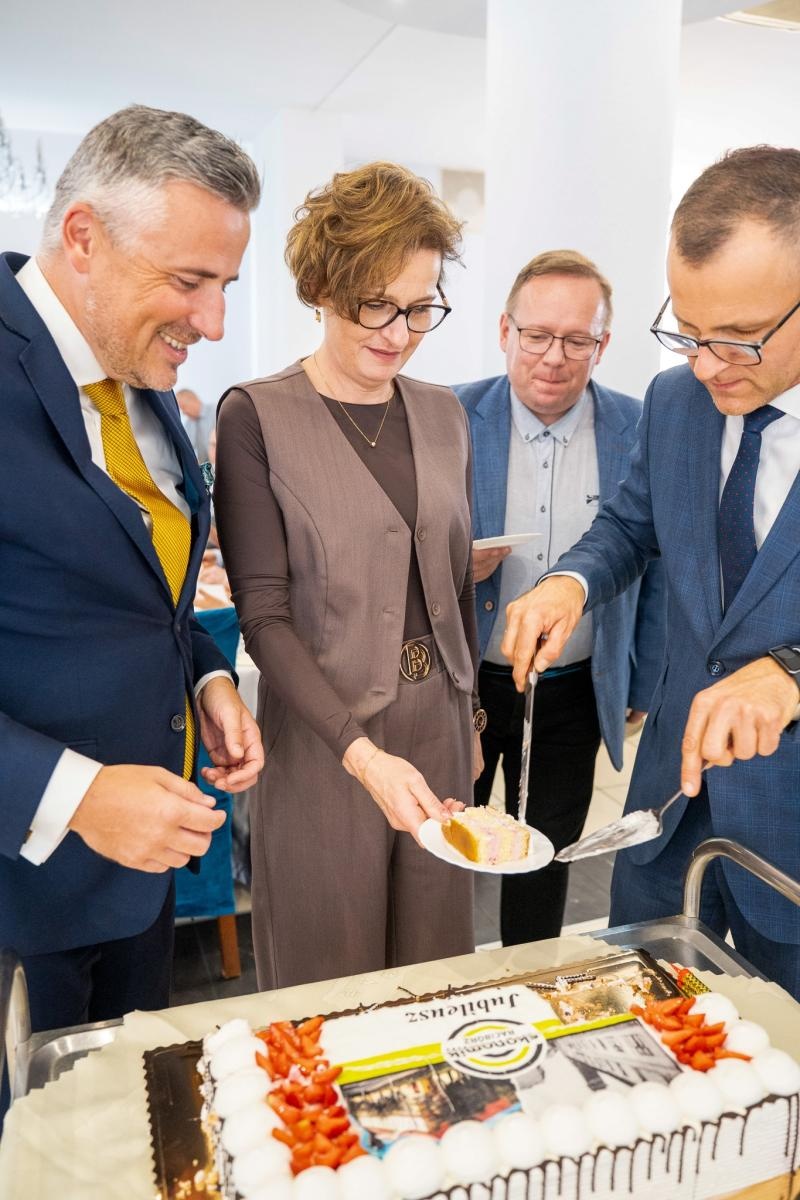 Zdjęcie w galerii na portalu naszraciborz.pl: Niech żyje Ekonomik! Szkoła przy Gimnazjalnej świętuje 80-lecie wiadomości z regionu