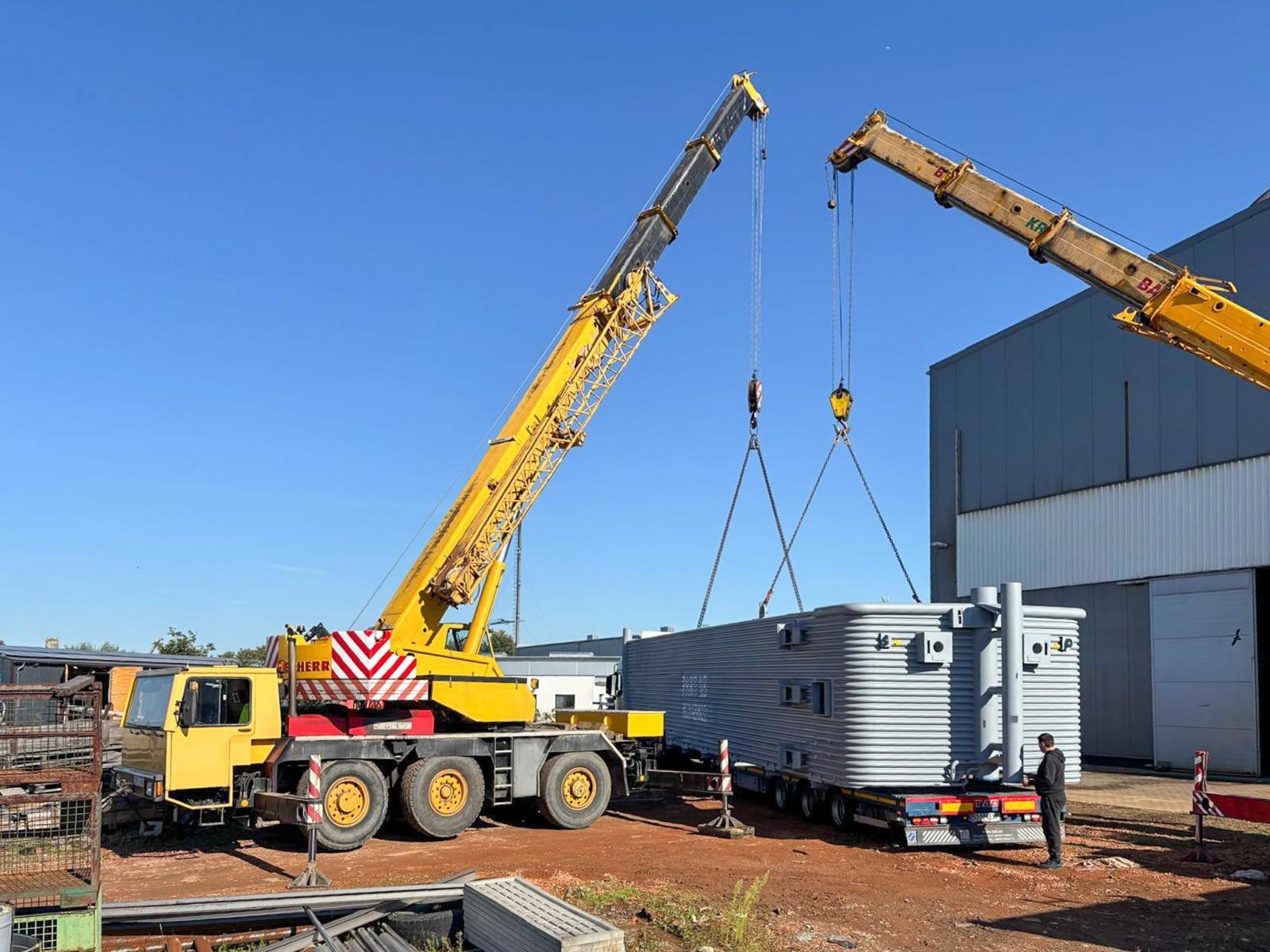 Zdjęcie w galerii na portalu naszraciborz.pl: Raciborski gigant w drodze na Ukrainę [FOTO i WIDEO] wiadomości z regionu