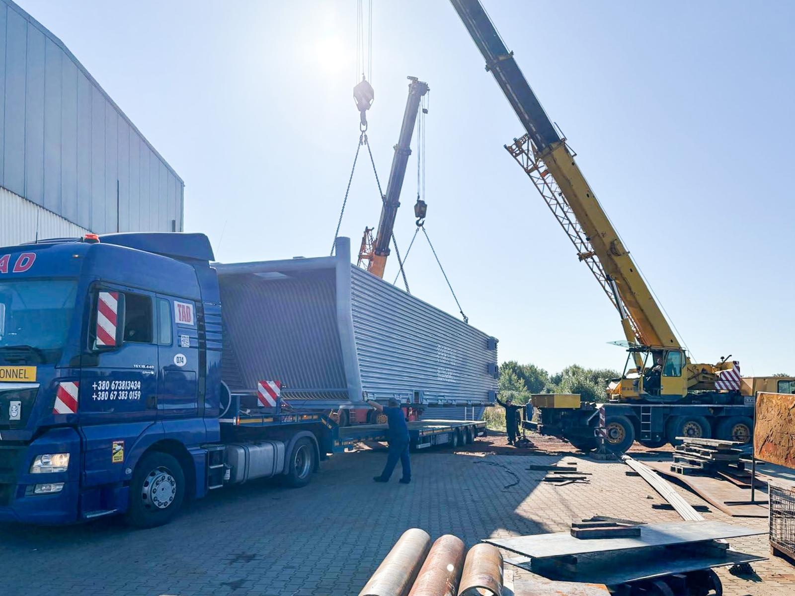 Zdjęcie w galerii na portalu naszraciborz.pl: Raciborski gigant w drodze na Ukrainę [FOTO i WIDEO] wiadomości z regionu