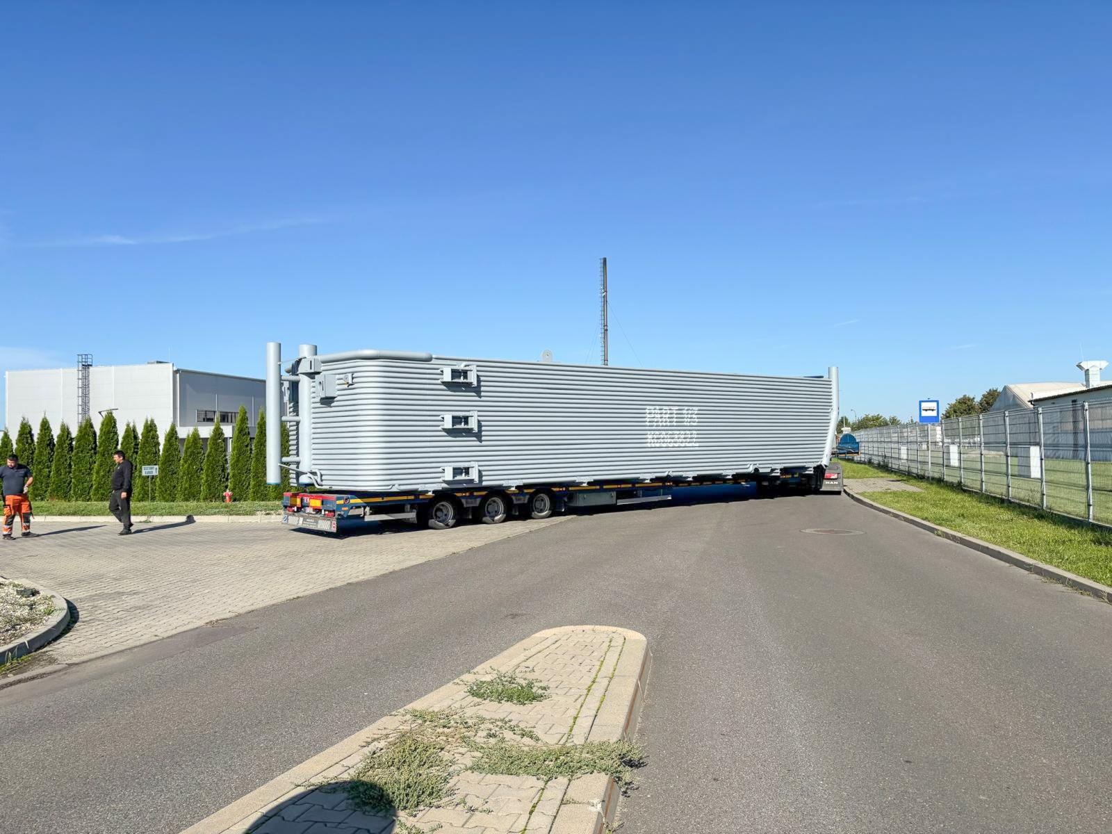 Zdjęcie w galerii na portalu naszraciborz.pl: Raciborski gigant w drodze na Ukrainę [FOTO i WIDEO] wiadomości z regionu