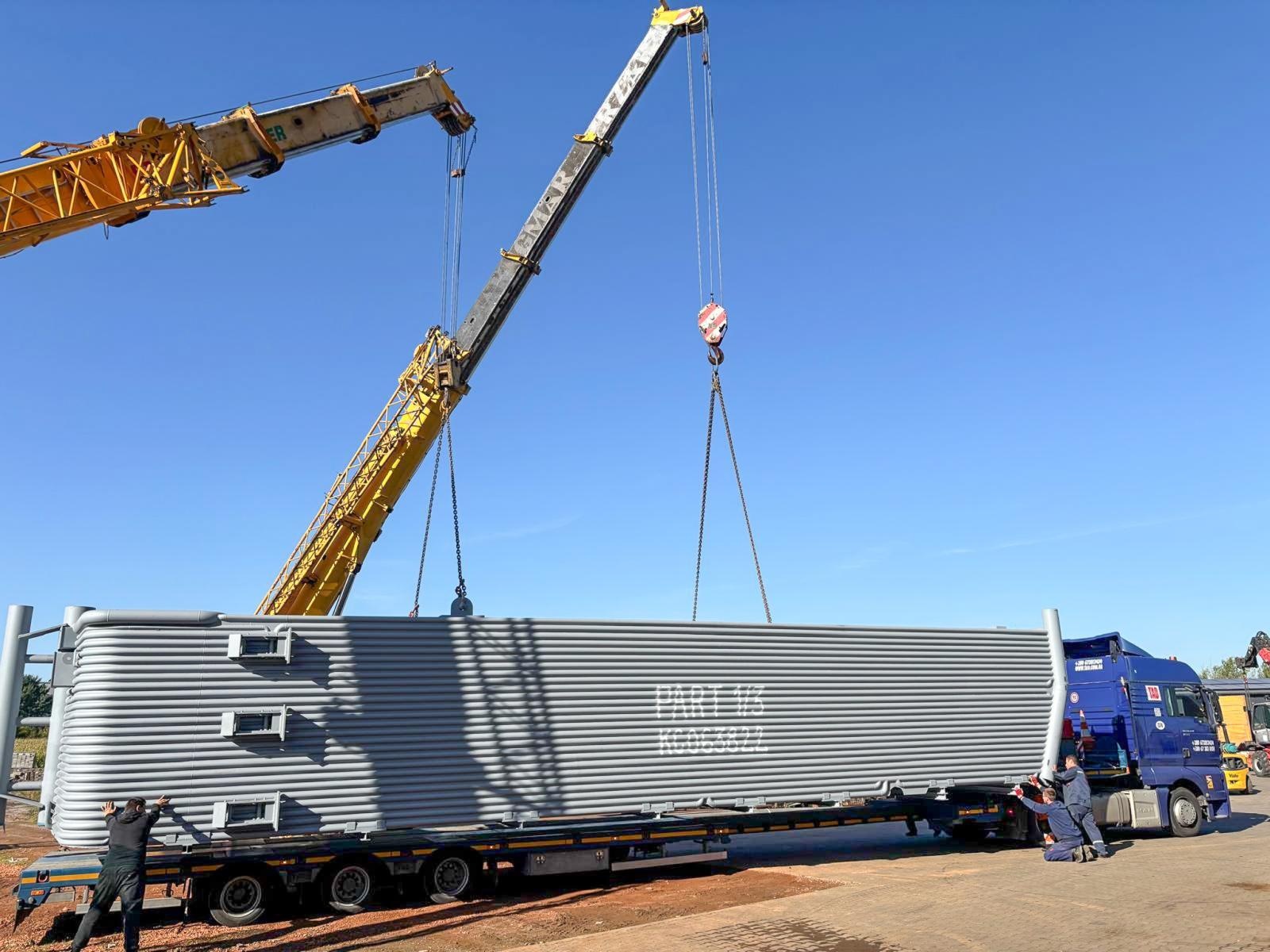 Zdjęcie w galerii na portalu naszraciborz.pl: Raciborski gigant w drodze na Ukrainę [FOTO i WIDEO] wiadomości z regionu