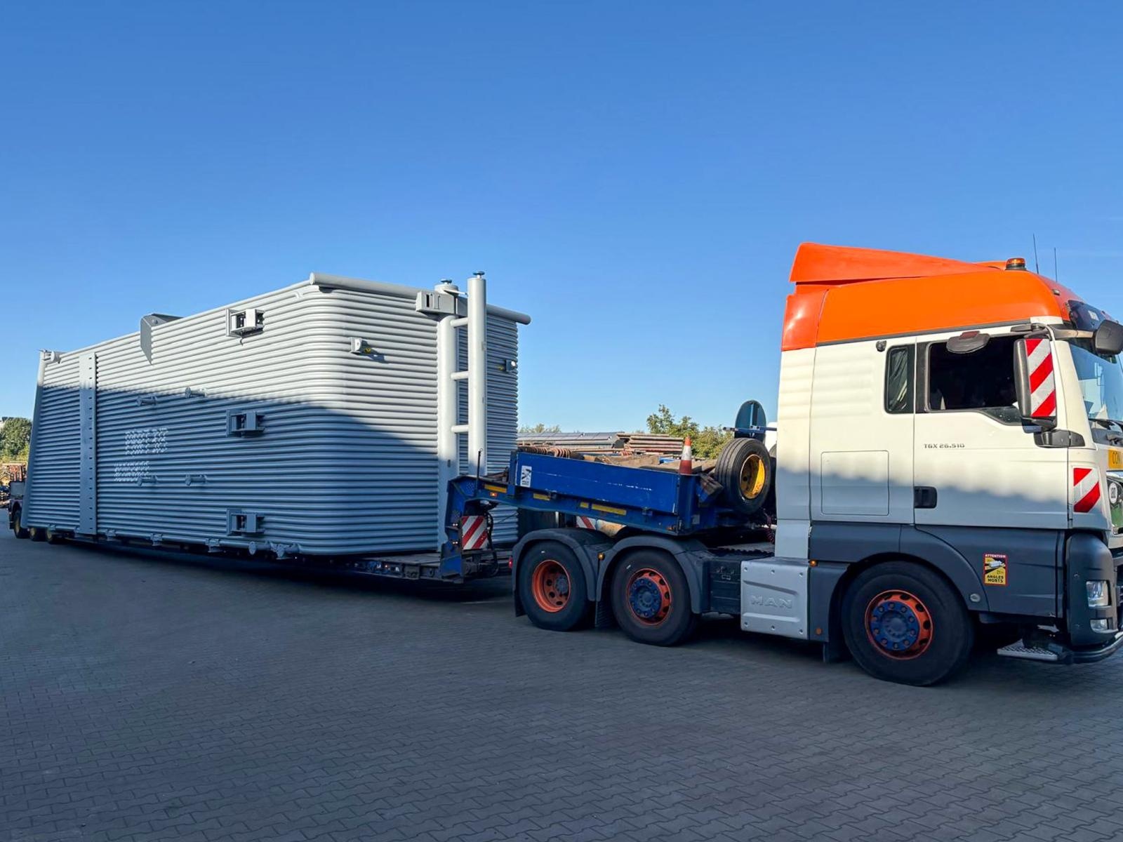 Zdjęcie w galerii na portalu naszraciborz.pl: Raciborski gigant w drodze na Ukrainę [FOTO i WIDEO] wiadomości z regionu