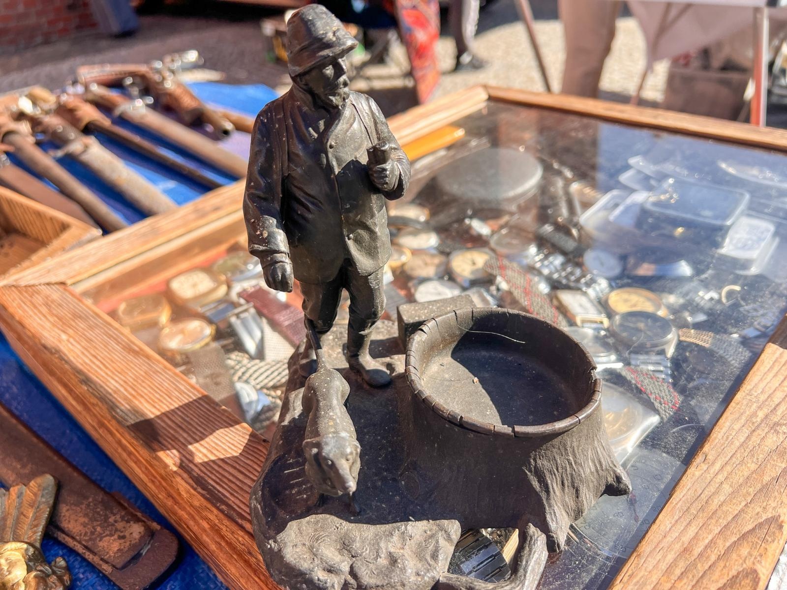 Zdjęcie w galerii na portalu naszraciborz.pl: Starocie i skarby minionych lat na raciborskim targu wiadomości z regionu