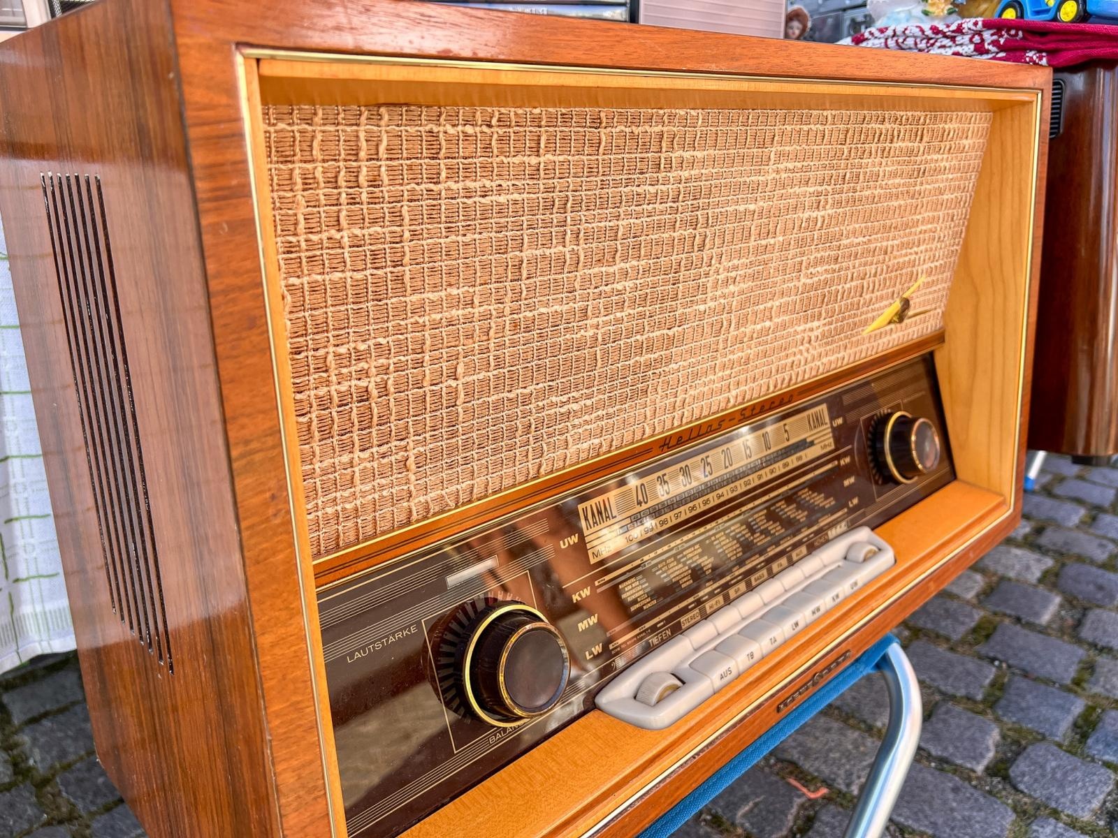 Zdjęcie w galerii na portalu naszraciborz.pl: Starocie i skarby minionych lat na raciborskim targu wiadomości z regionu