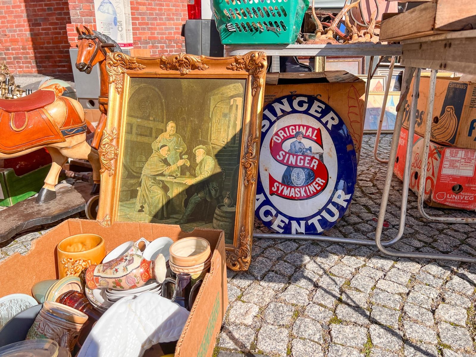 Zdjęcie w galerii na portalu naszraciborz.pl: Starocie i skarby minionych lat na raciborskim targu wiadomości z regionu