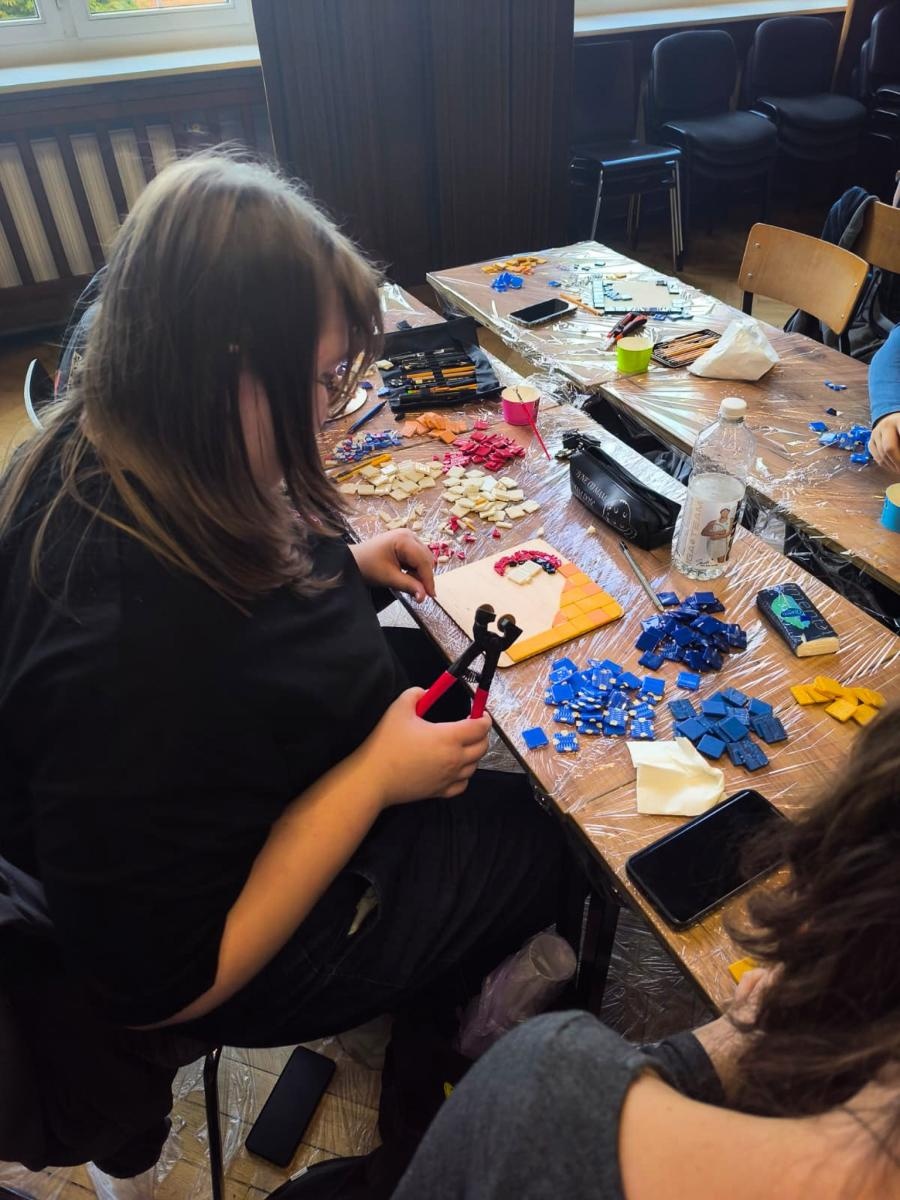 Zdjęcie w galerii na portalu naszraciborz.pl: Mozaika artystyczna po polsku i czesku. Raciborscy plastycy rozwijają skrzydła wiadomości z regionu