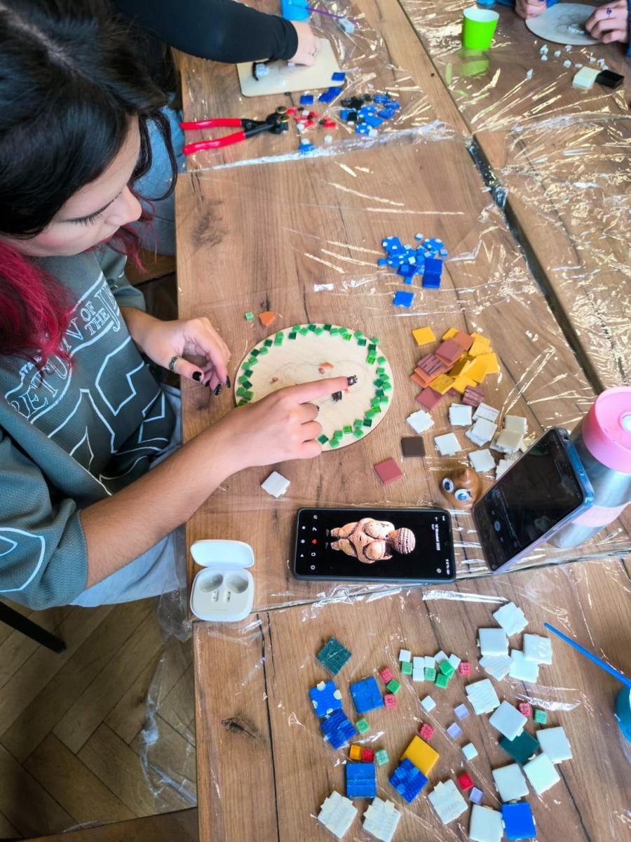 Zdjęcie w galerii na portalu naszraciborz.pl: Mozaika artystyczna po polsku i czesku. Raciborscy plastycy rozwijają skrzydła wiadomości z regionu