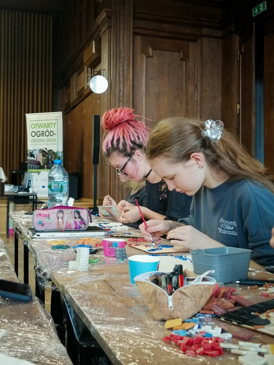 Zdjęcie w galerii na portalu naszraciborz.pl: Mozaika artystyczna po polsku i czesku. Raciborscy plastycy rozwijają skrzydła wiadomości z regionu