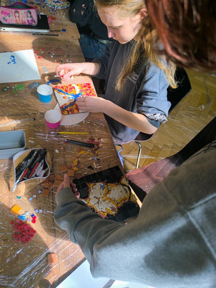 Zdjęcie w galerii na portalu naszraciborz.pl: Mozaika artystyczna po polsku i czesku. Raciborscy plastycy rozwijają skrzydła wiadomości z regionu