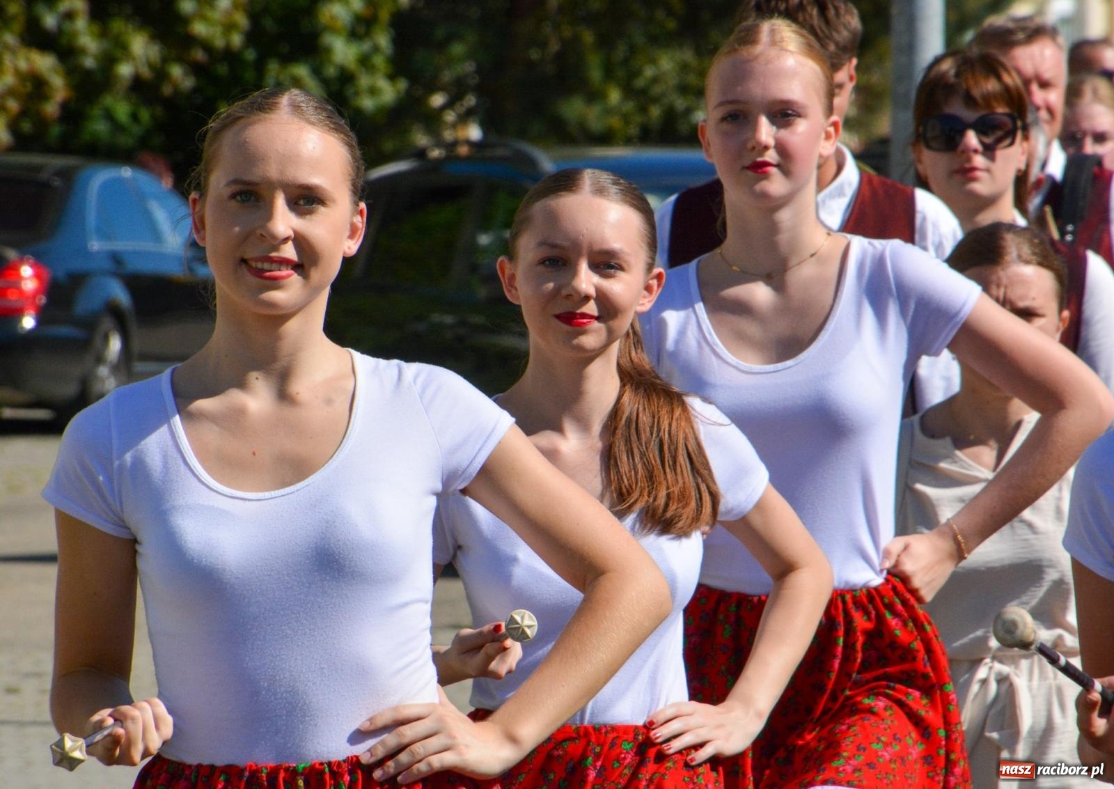 Zdjęcie w galerii na portalu naszraciborz.pl: Hubertus na Ostrogu. Jeźdźcy, bryczki i pogoń za lisem w Raciborzu wiadomości z regionu