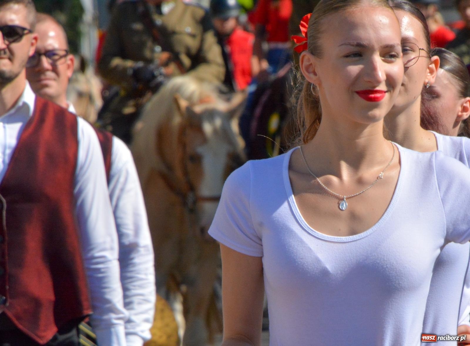 Zdjęcie w galerii na portalu naszraciborz.pl: Hubertus na Ostrogu. Jeźdźcy, bryczki i pogoń za lisem w Raciborzu wiadomości z regionu