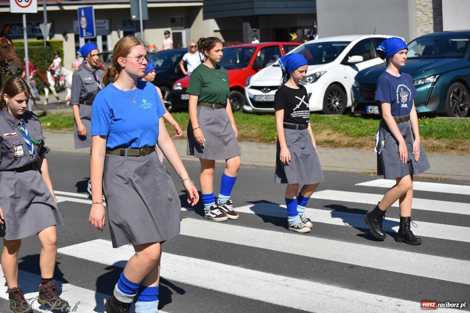 Zdjęcie w galerii na portalu naszraciborz.pl: Hubertus na Ostrogu. Jeźdźcy, bryczki i pogoń za lisem w Raciborzu wiadomości z regionu