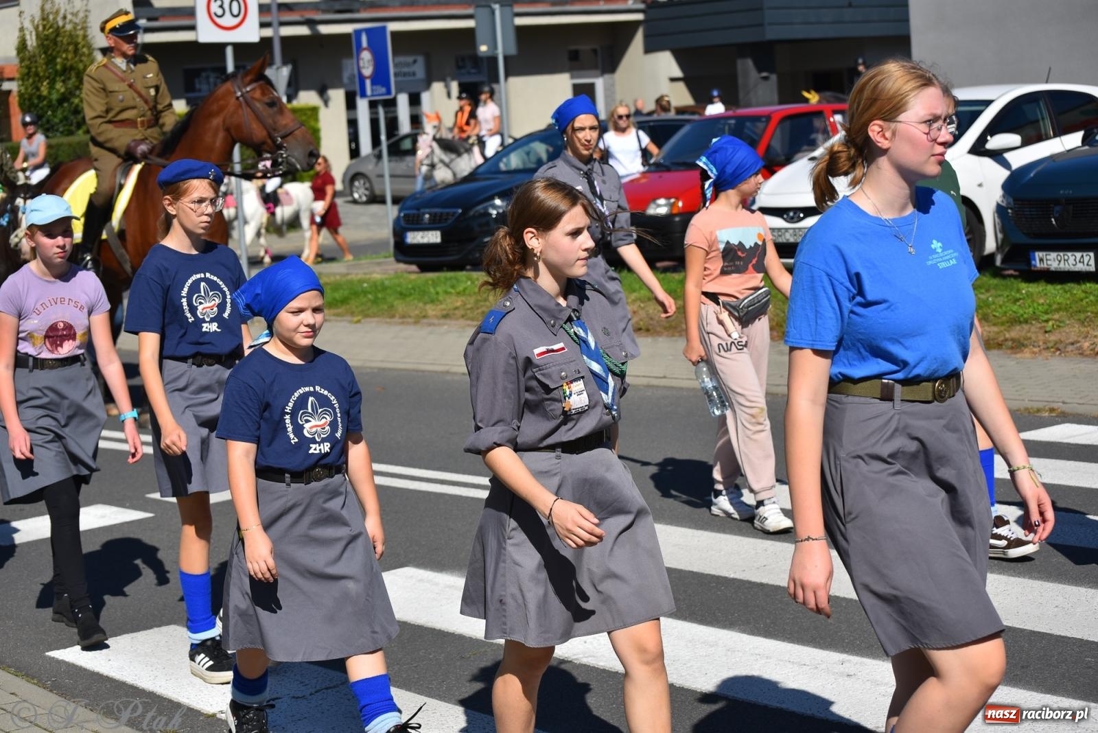 Zdjęcie w galerii na portalu naszraciborz.pl: Hubertus na Ostrogu. Jeźdźcy, bryczki i pogoń za lisem w Raciborzu wiadomości z regionu