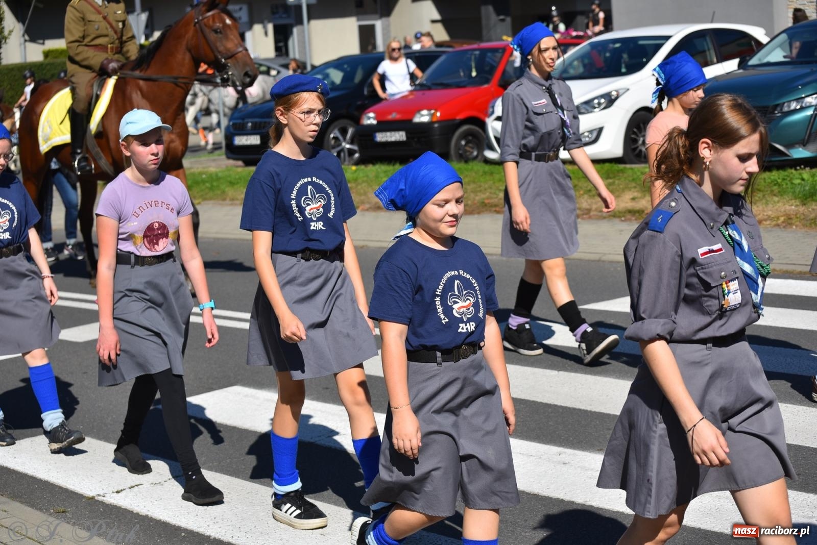 Zdjęcie w galerii na portalu naszraciborz.pl: Hubertus na Ostrogu. Jeźdźcy, bryczki i pogoń za lisem w Raciborzu wiadomości z regionu