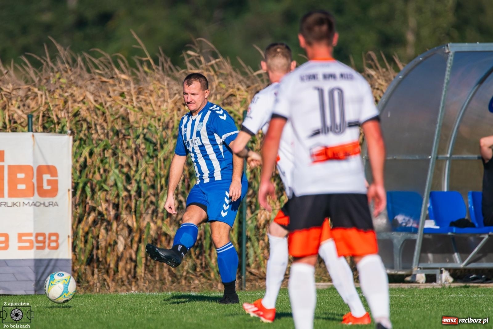 Zdjęcie w galerii na portalu naszraciborz.pl: Niemrawe widowisko w Markowicach. Czarni Nowa Wieś zgarnęli komplet punktów [FOTO] wiadomości z regionu