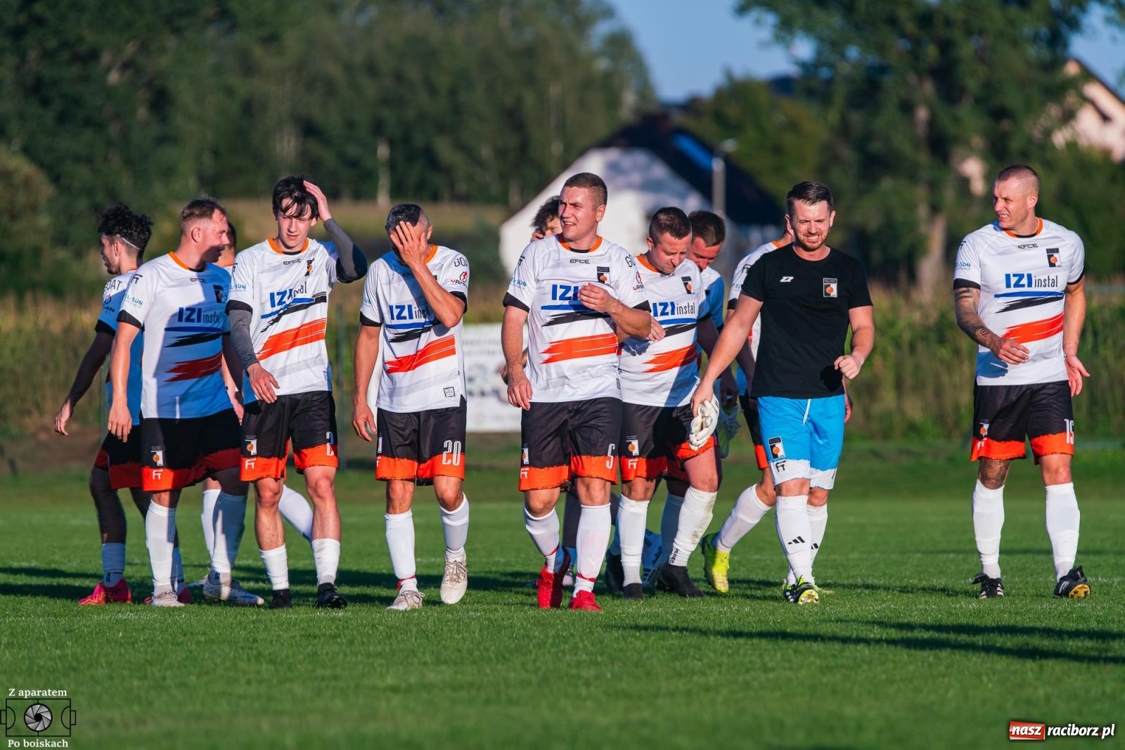 Zdjęcie w galerii na portalu naszraciborz.pl: Niemrawe widowisko w Markowicach. Czarni Nowa Wieś zgarnęli komplet punktów [FOTO] wiadomości z regionu