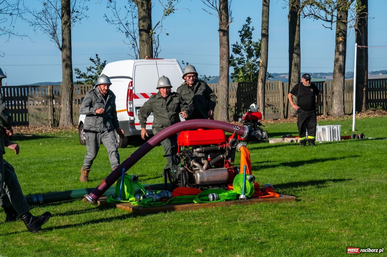 Zdjęcie w galerii na portalu naszraciborz.pl: Strażackie zawody oldboyów w Owsiszczach [FOTO i WIDEO] wiadomości z regionu