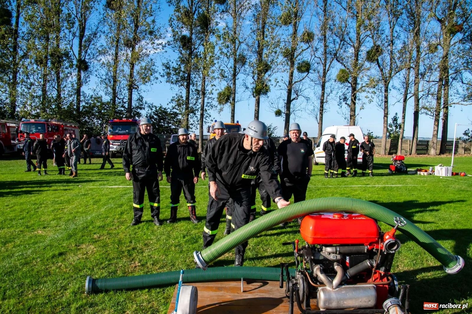 Zdjęcie w galerii na portalu naszraciborz.pl: Strażackie zawody oldboyów w Owsiszczach [FOTO i WIDEO] wiadomości z regionu