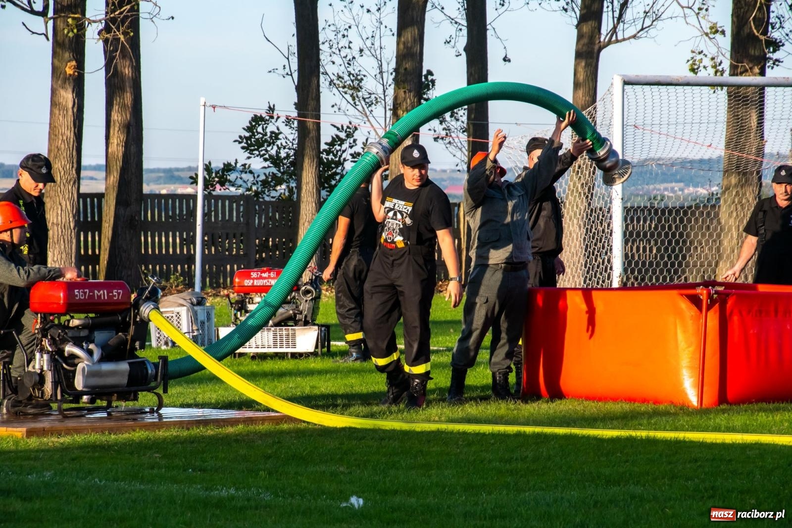 Zdjęcie w galerii na portalu naszraciborz.pl: Strażackie zawody oldboyów w Owsiszczach [FOTO i WIDEO] wiadomości z regionu