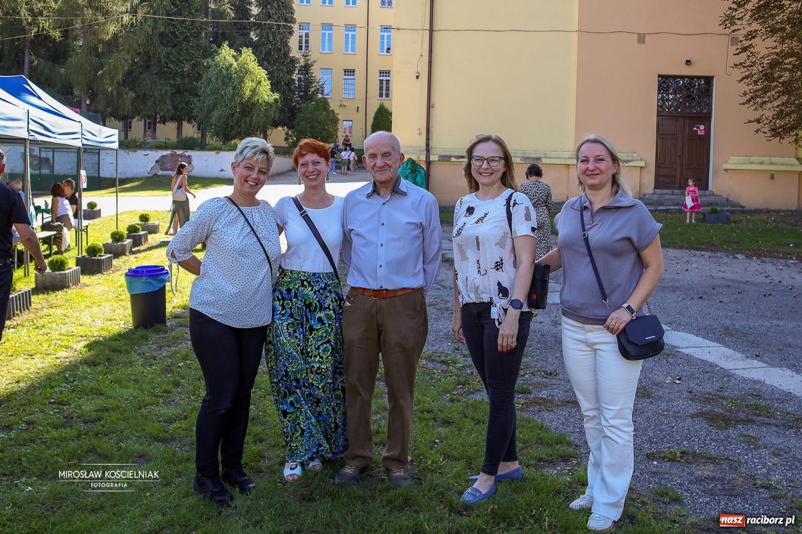 Zdjęcie w galerii na portalu naszraciborz.pl: Piknik na 80 lat Ekonomika – święto wspomnień i spotkań pokoleń [FOTO i WIDEO] wiadomości z regionu