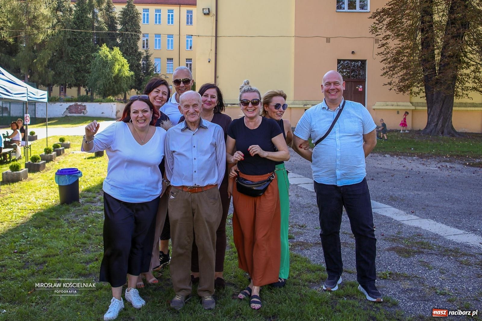 Zdjęcie w galerii na portalu naszraciborz.pl: Piknik na 80 lat Ekonomika – święto wspomnień i spotkań pokoleń [FOTO i WIDEO] wiadomości z regionu