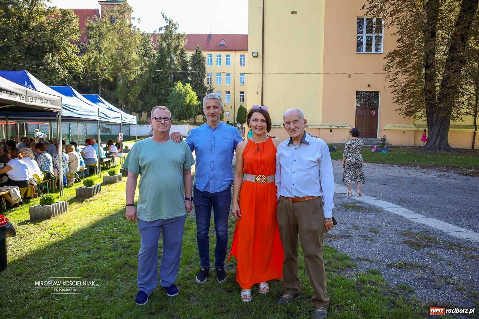 Zdjęcie w galerii na portalu naszraciborz.pl: Piknik na 80 lat Ekonomika – święto wspomnień i spotkań pokoleń [FOTO i WIDEO] wiadomości z regionu