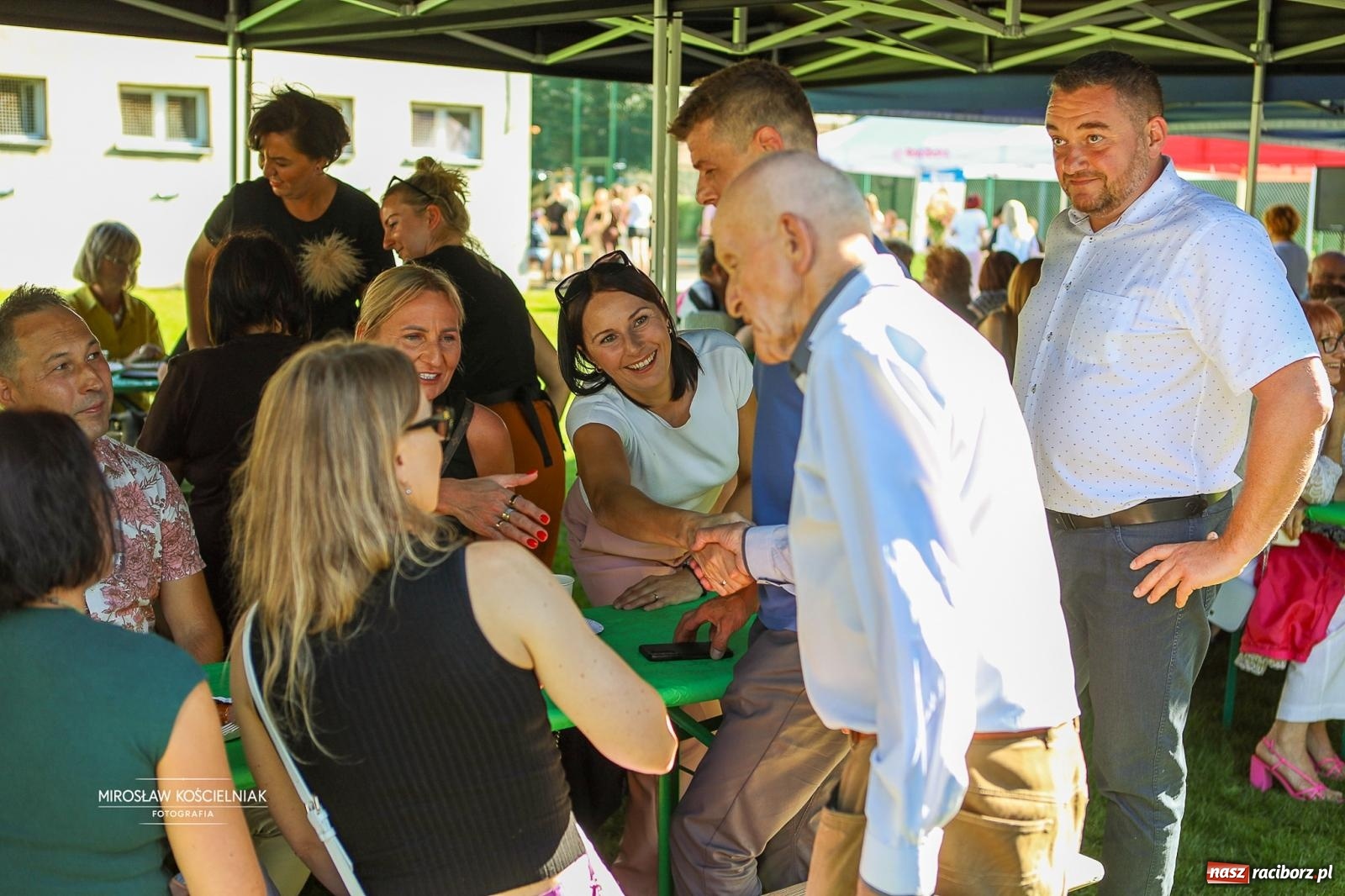Zdjęcie w galerii na portalu naszraciborz.pl: Piknik na 80 lat Ekonomika – święto wspomnień i spotkań pokoleń [FOTO i WIDEO] wiadomości z regionu