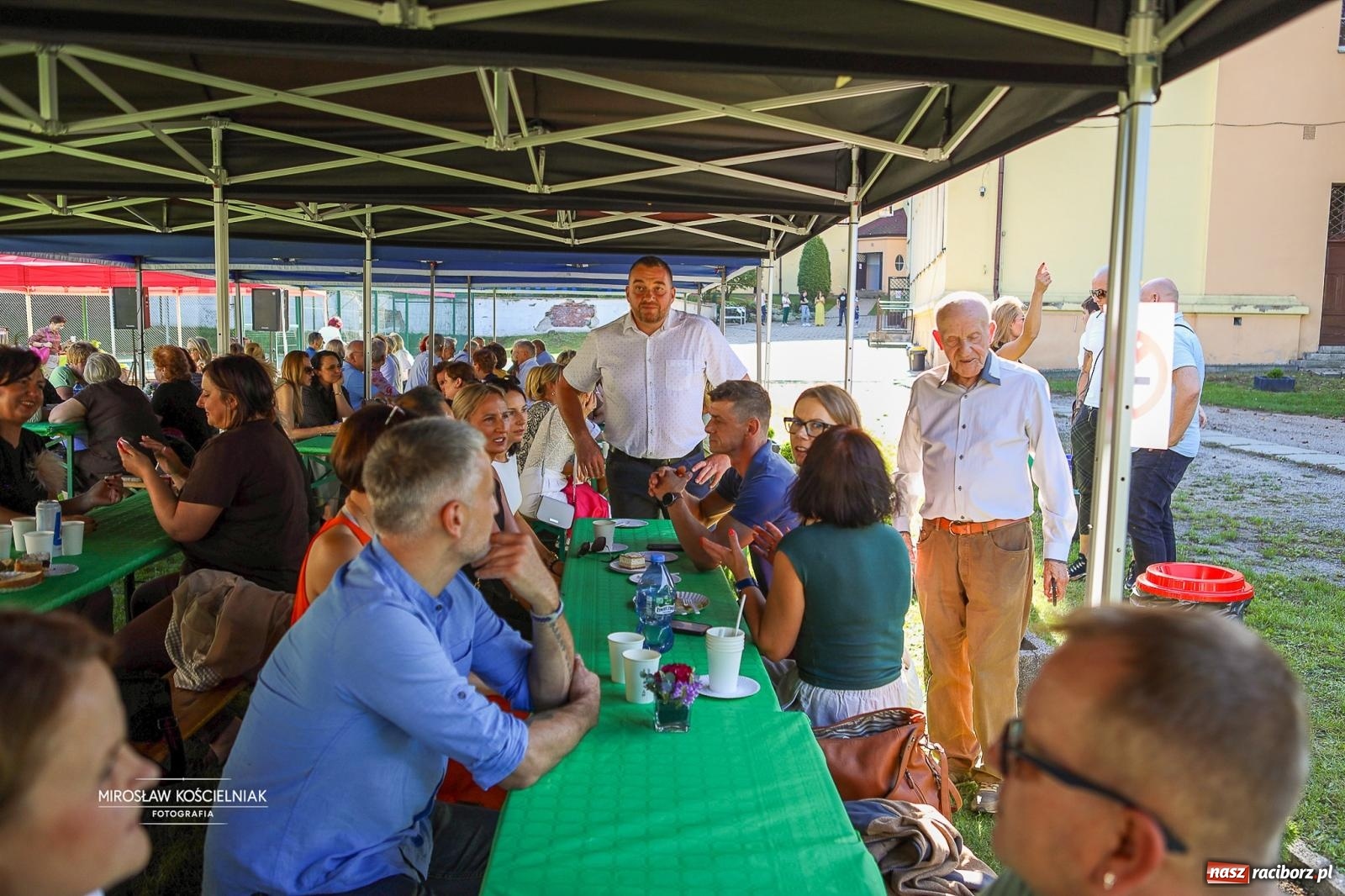 Zdjęcie w galerii na portalu naszraciborz.pl: Piknik na 80 lat Ekonomika – święto wspomnień i spotkań pokoleń [FOTO i WIDEO] wiadomości z regionu