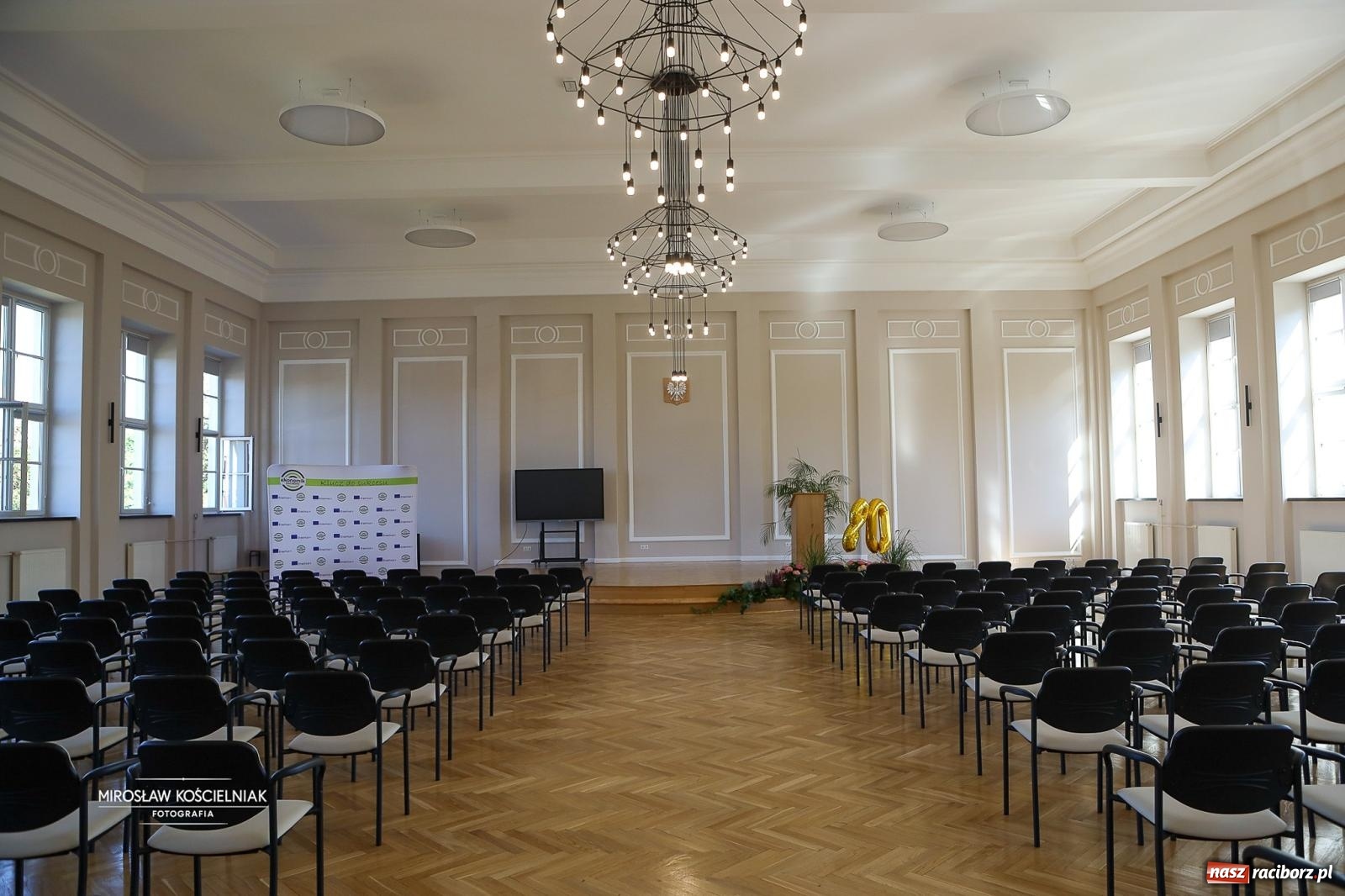 Zdjęcie w galerii na portalu naszraciborz.pl: Piknik na 80 lat Ekonomika – święto wspomnień i spotkań pokoleń [FOTO i WIDEO] wiadomości z regionu