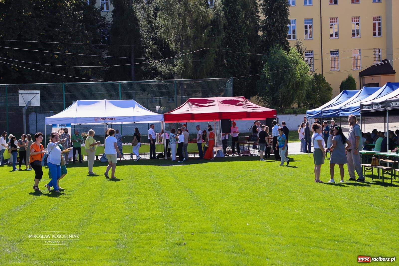 Zdjęcie w galerii na portalu naszraciborz.pl: Piknik na 80 lat Ekonomika – święto wspomnień i spotkań pokoleń [FOTO i WIDEO] wiadomości z regionu