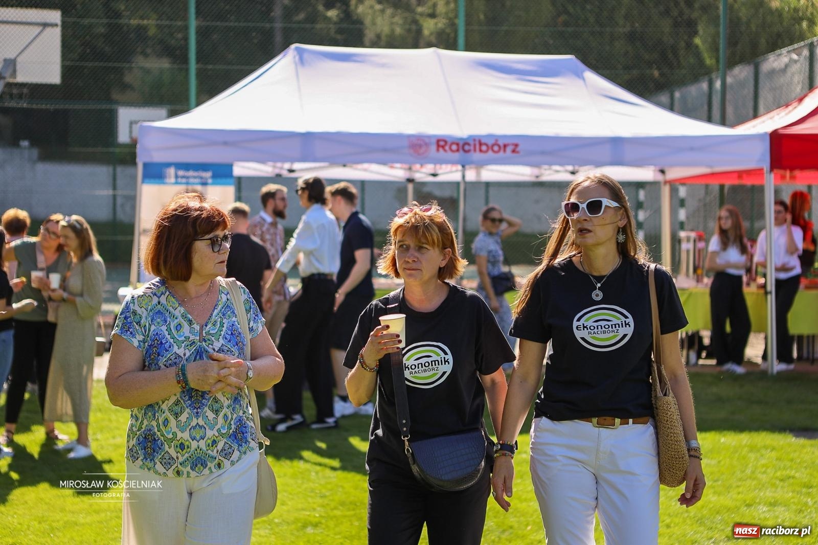 Zdjęcie w galerii na portalu naszraciborz.pl: Piknik na 80 lat Ekonomika – święto wspomnień i spotkań pokoleń [FOTO i WIDEO] wiadomości z regionu
