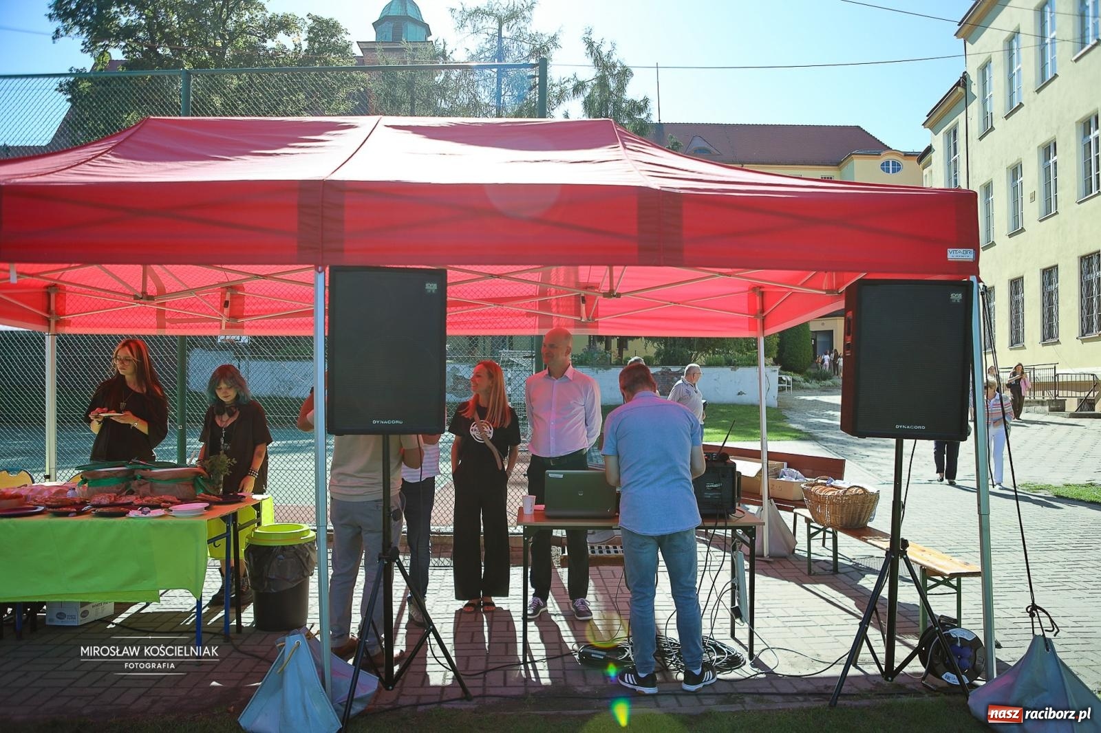 Zdjęcie w galerii na portalu naszraciborz.pl: Piknik na 80 lat Ekonomika – święto wspomnień i spotkań pokoleń [FOTO i WIDEO] wiadomości z regionu