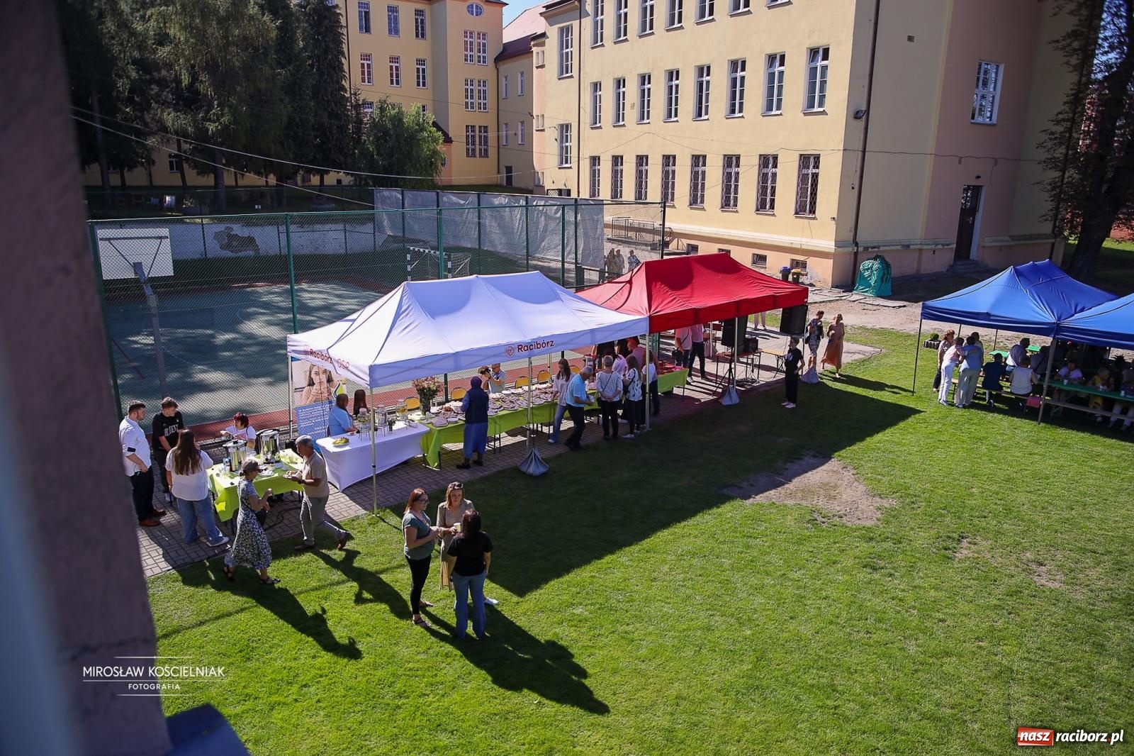 Zdjęcie w galerii na portalu naszraciborz.pl: Piknik na 80 lat Ekonomika – święto wspomnień i spotkań pokoleń [FOTO i WIDEO] wiadomości z regionu