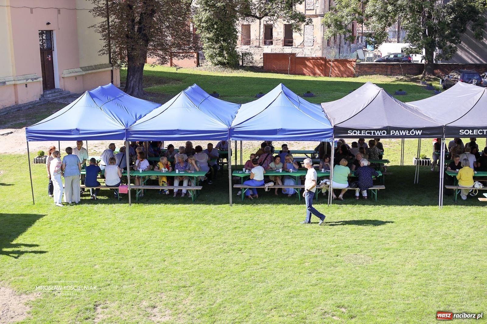 Zdjęcie w galerii na portalu naszraciborz.pl: Piknik na 80 lat Ekonomika – święto wspomnień i spotkań pokoleń [FOTO i WIDEO] wiadomości z regionu