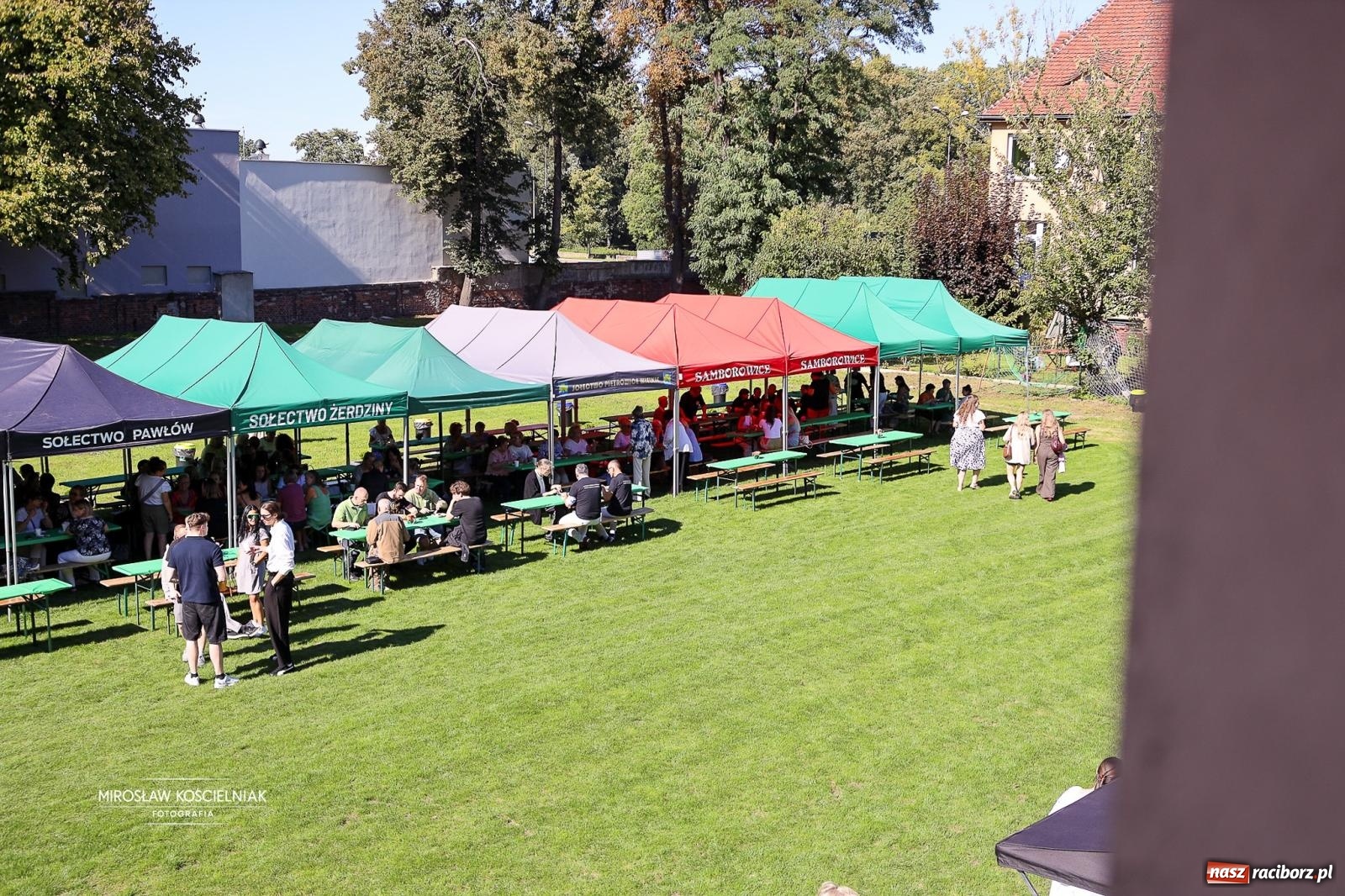 Zdjęcie w galerii na portalu naszraciborz.pl: Piknik na 80 lat Ekonomika – święto wspomnień i spotkań pokoleń [FOTO i WIDEO] wiadomości z regionu