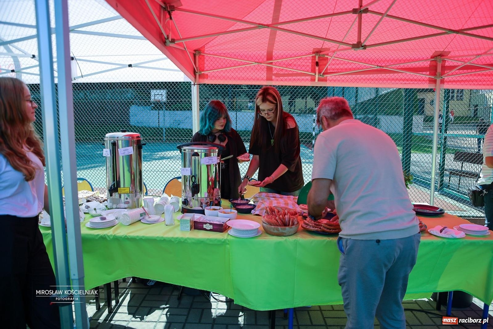 Zdjęcie w galerii na portalu naszraciborz.pl: Piknik na 80 lat Ekonomika – święto wspomnień i spotkań pokoleń [FOTO i WIDEO] wiadomości z regionu