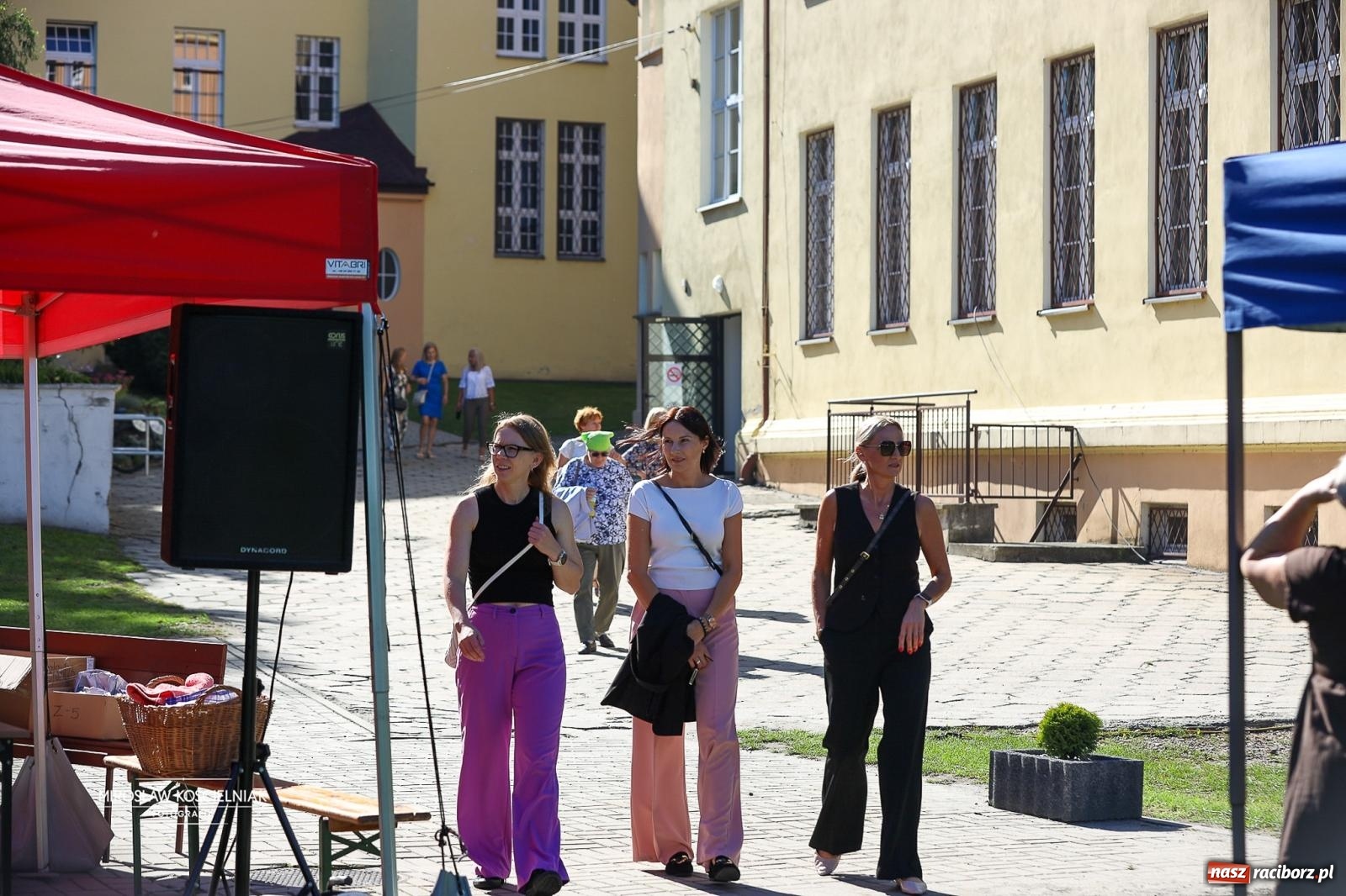 Zdjęcie w galerii na portalu naszraciborz.pl: Piknik na 80 lat Ekonomika – święto wspomnień i spotkań pokoleń [FOTO i WIDEO] wiadomości z regionu