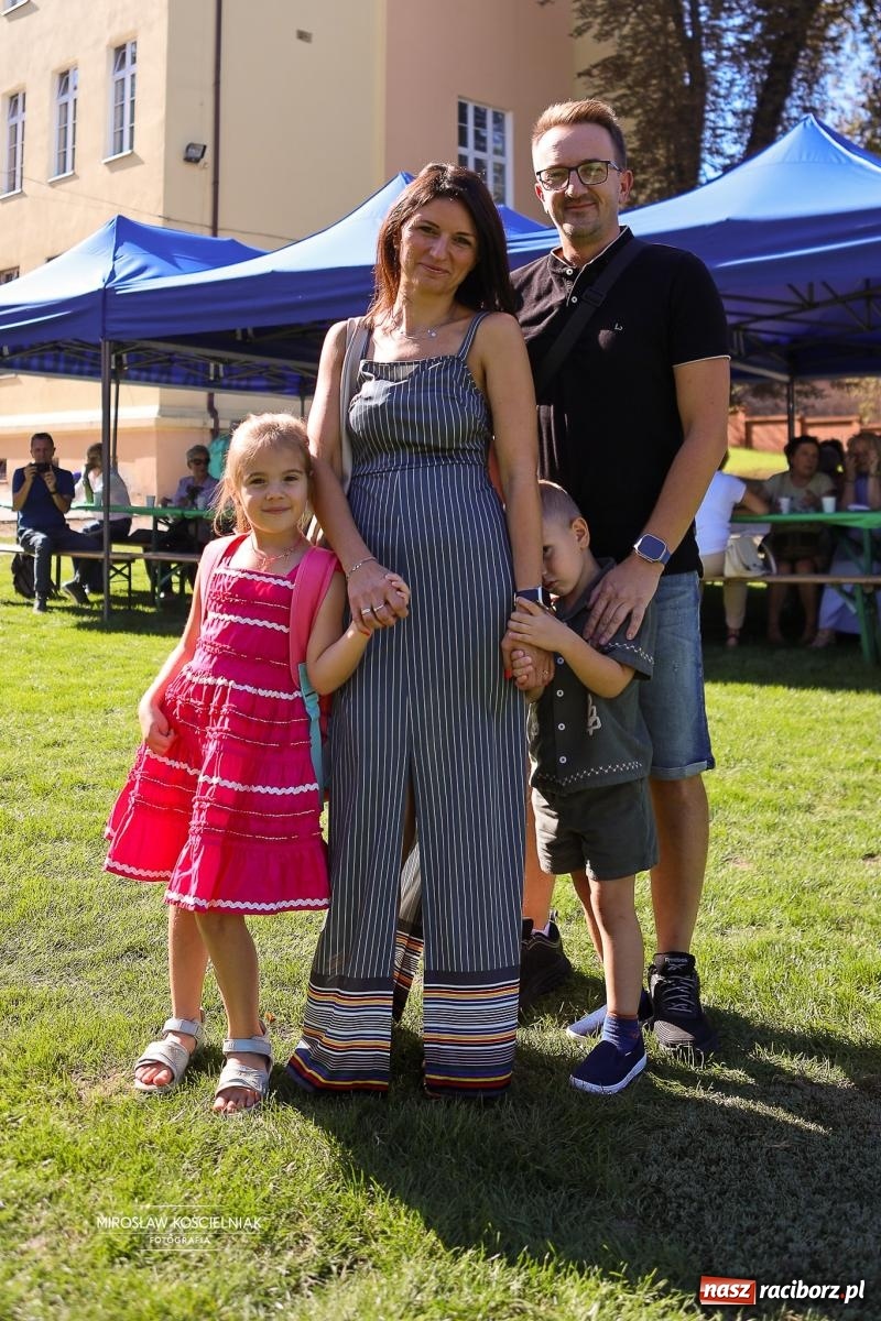 Zdjęcie w galerii na portalu naszraciborz.pl: Piknik na 80 lat Ekonomika – święto wspomnień i spotkań pokoleń [FOTO i WIDEO] wiadomości z regionu