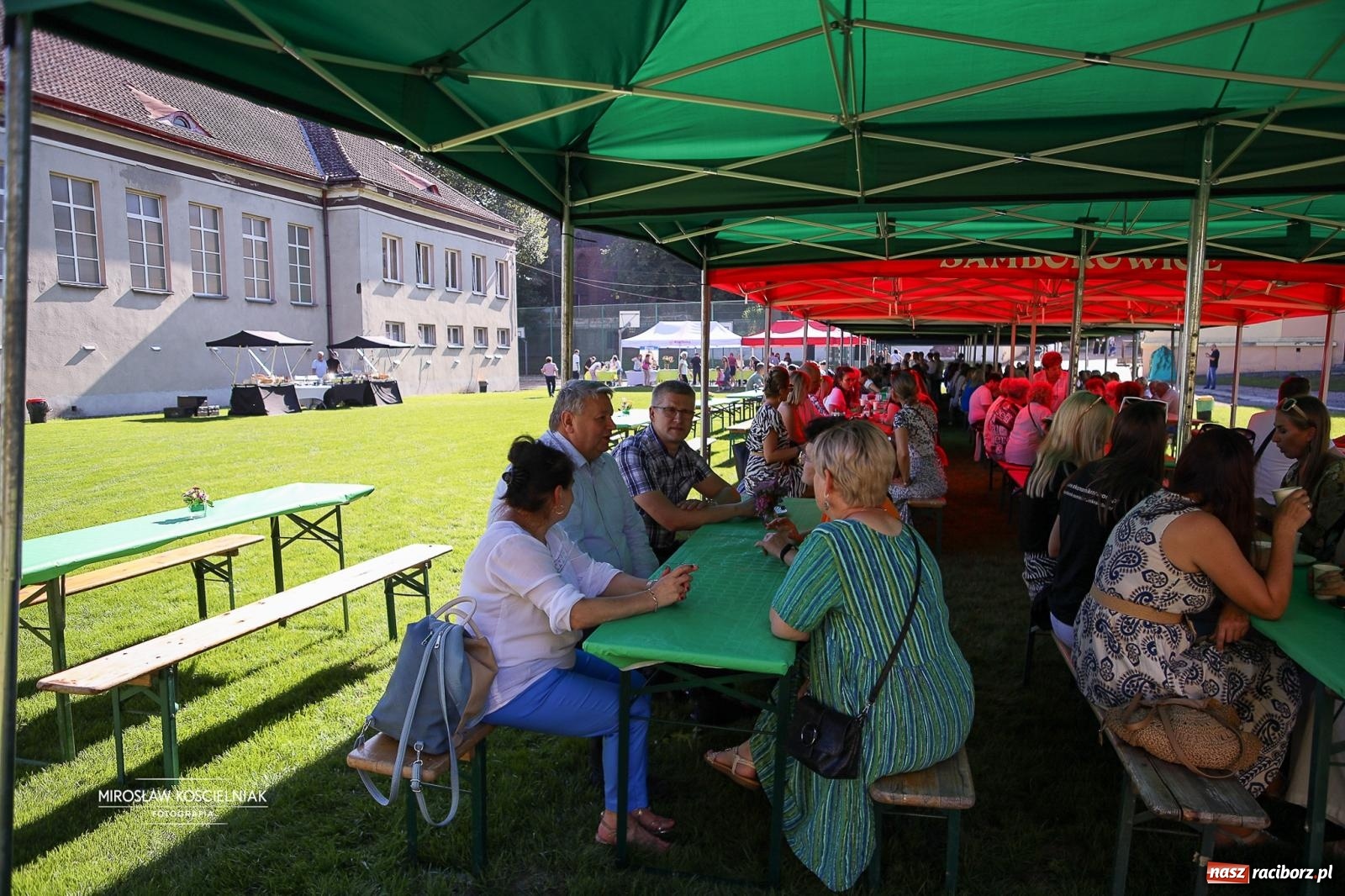 Zdjęcie w galerii na portalu naszraciborz.pl: Piknik na 80 lat Ekonomika – święto wspomnień i spotkań pokoleń [FOTO i WIDEO] wiadomości z regionu