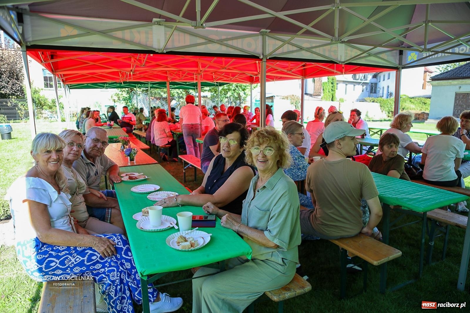 Zdjęcie w galerii na portalu naszraciborz.pl: Piknik na 80 lat Ekonomika – święto wspomnień i spotkań pokoleń [FOTO i WIDEO] wiadomości z regionu